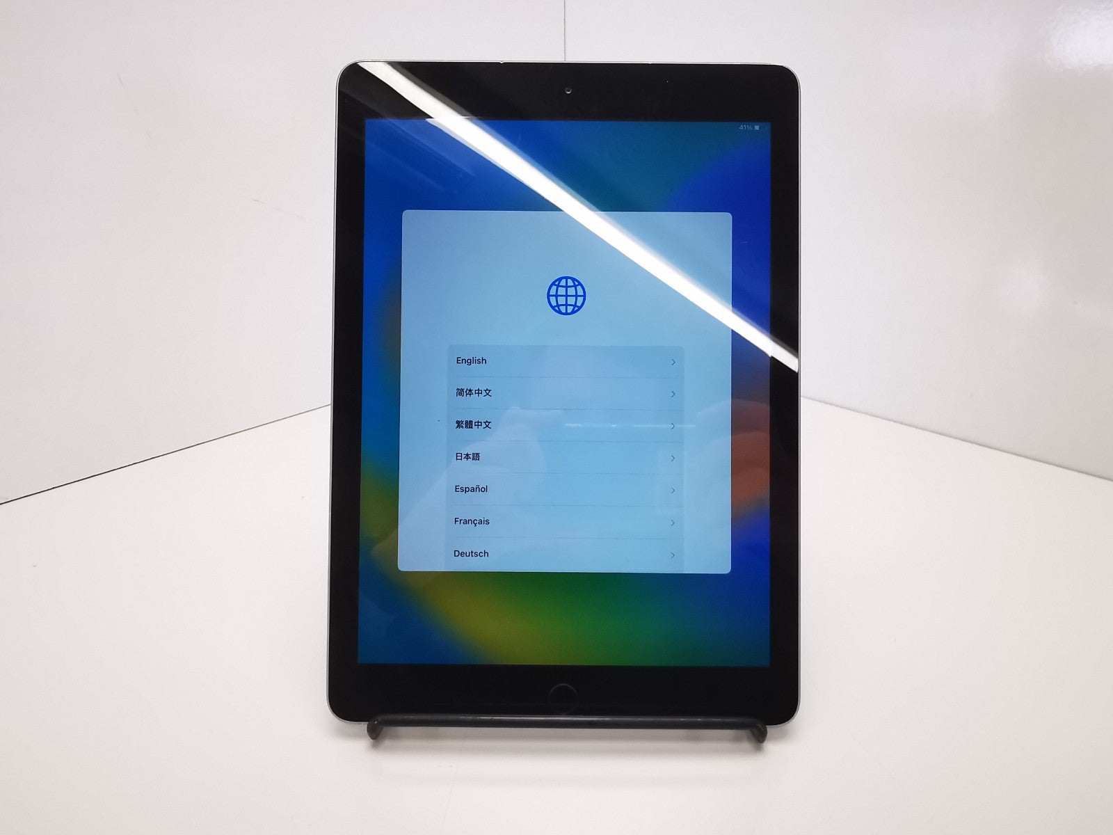 Apple iPad 5th Gen (A1823) - 9.7"/Grey/128GB/iPadOS 16.7/WiFi - Grade A