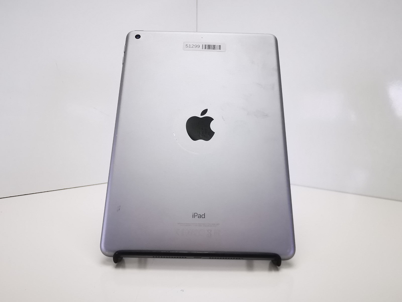 Apple iPad 5th Gen (A1823) - 9.7"/Grey/128GB/iPadOS 16.7/WiFi - Grade A