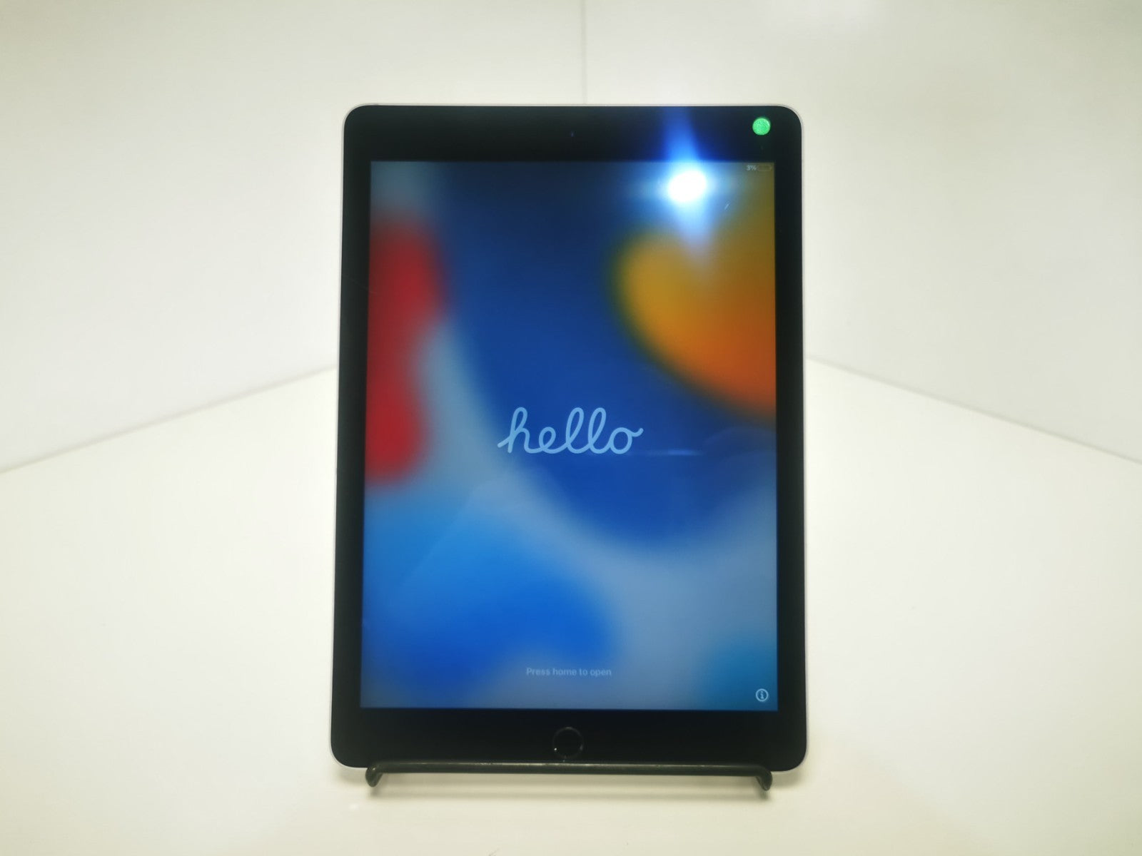 Apple iPad Air 2 (A1566) - 9.7"/Grey/64GB/iPadOS 15.8/WiFi - Grade B