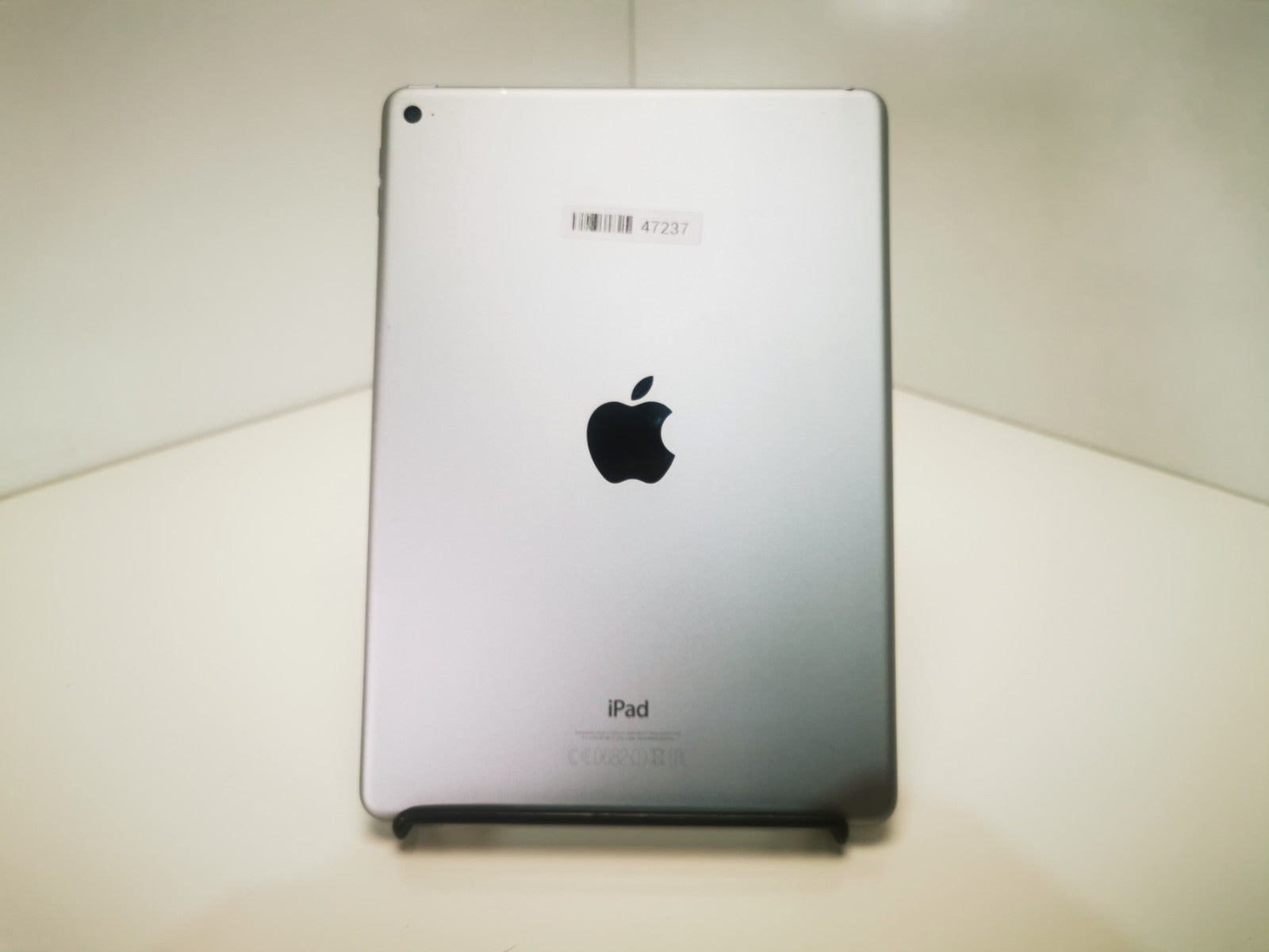 Apple iPad Air 2 (A1566) - 9.7"/Grey/64GB/iPadOS 15.8/WiFi - Grade B