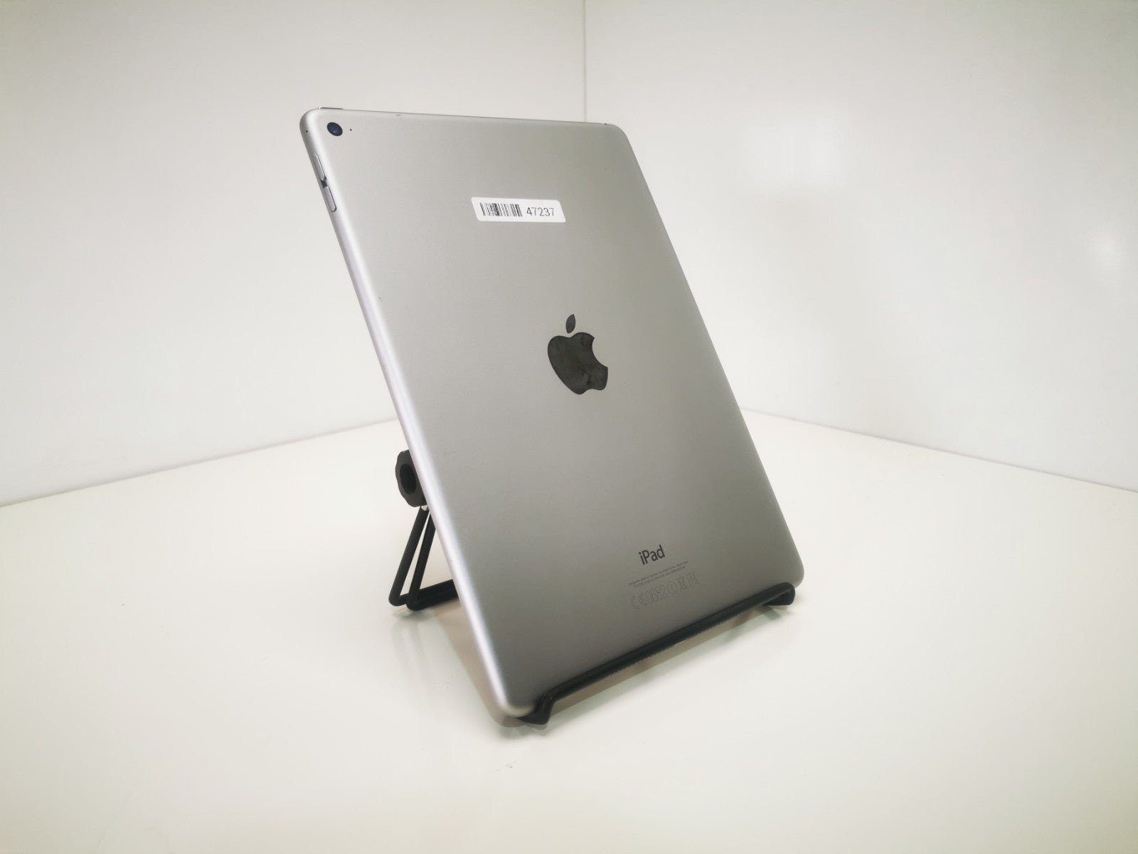 Apple iPad Air 2 (A1566) - 9.7"/Grey/64GB/iPadOS 15.8/WiFi - Grade B