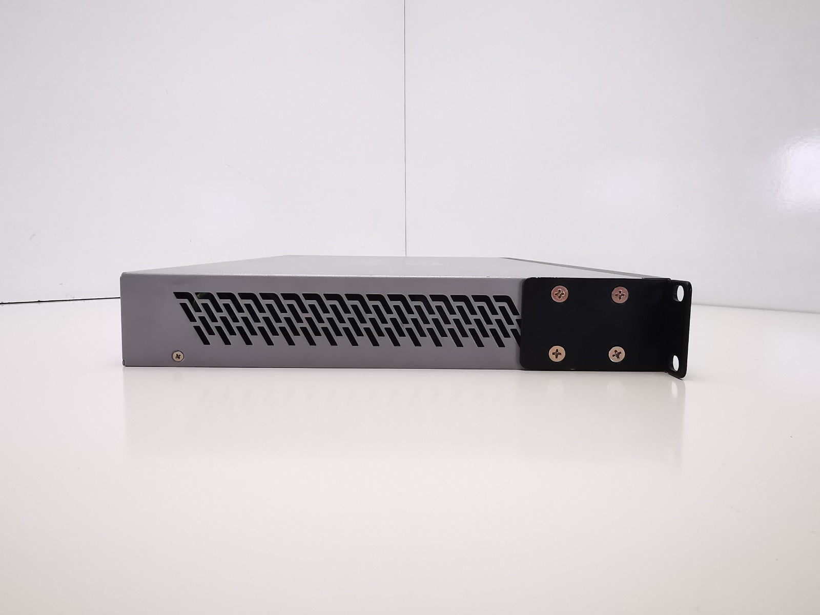 Cisco SG200-26P 24 Port PoE Gigabyte Ethernet Switch - Rackmount Ears Inc