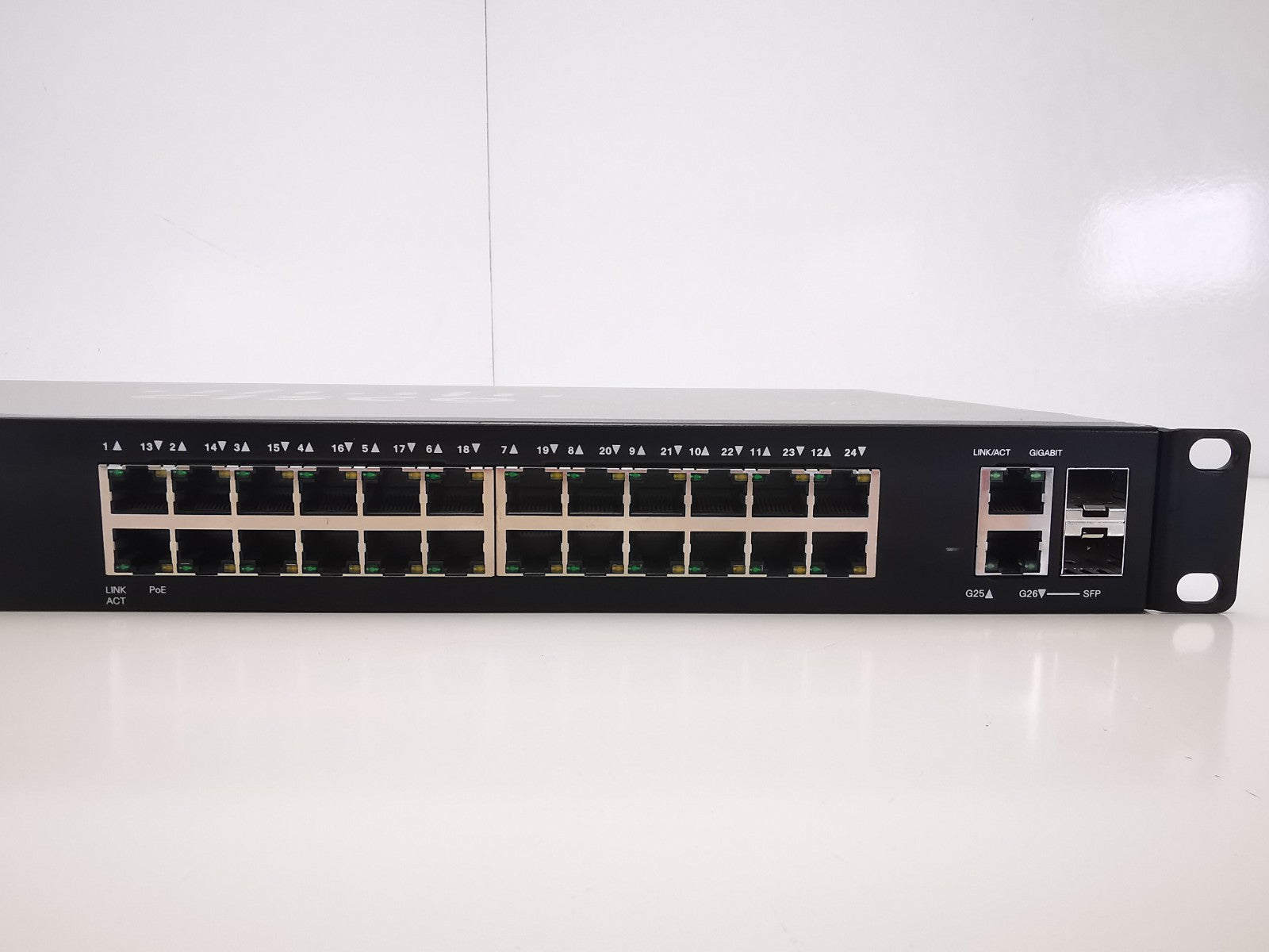 Cisco SG220-26P-K9 V01 24 Port PoE Gigabyte Ethernet Switch - Rackmount Ears Inc