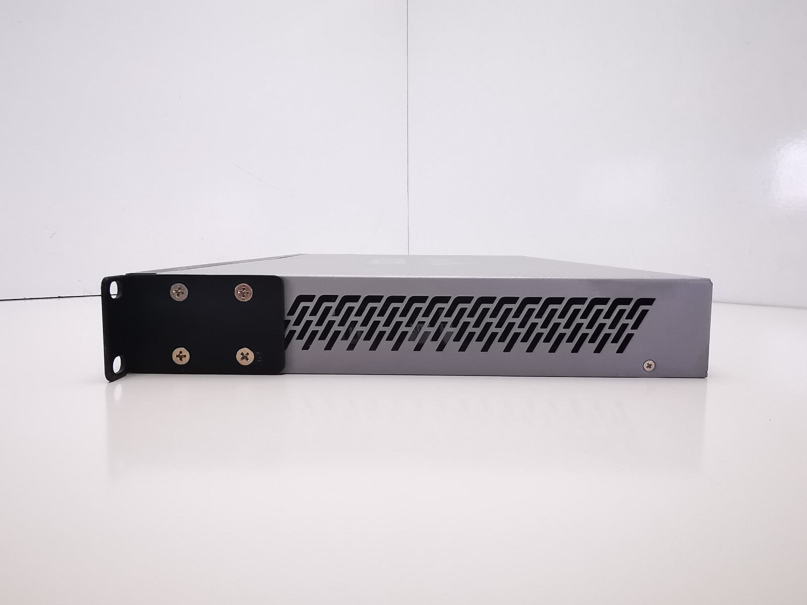 Cisco SG220-26P-K9 V01 24 Port PoE Gigabyte Ethernet Switch - Rackmount Ears Inc