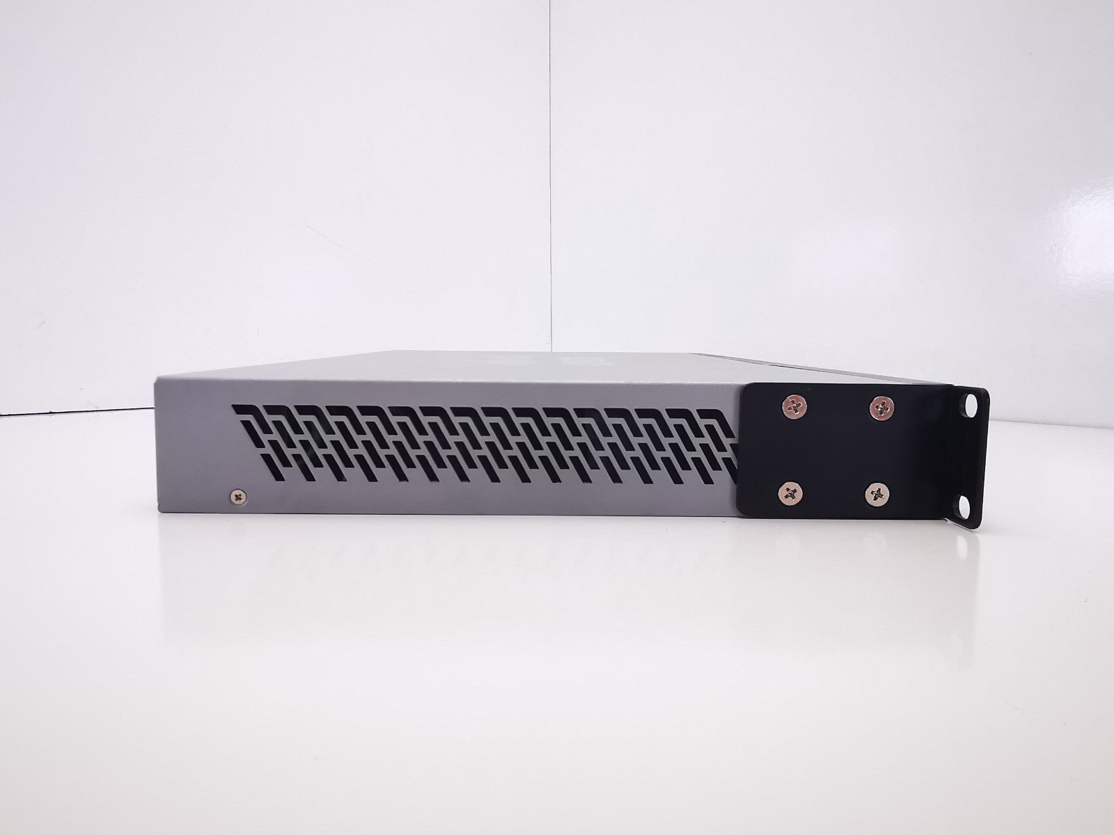 Cisco SG220-26P-K9 V01 24 Port PoE Gigabyte Ethernet Switch - Rackmount Ears Inc