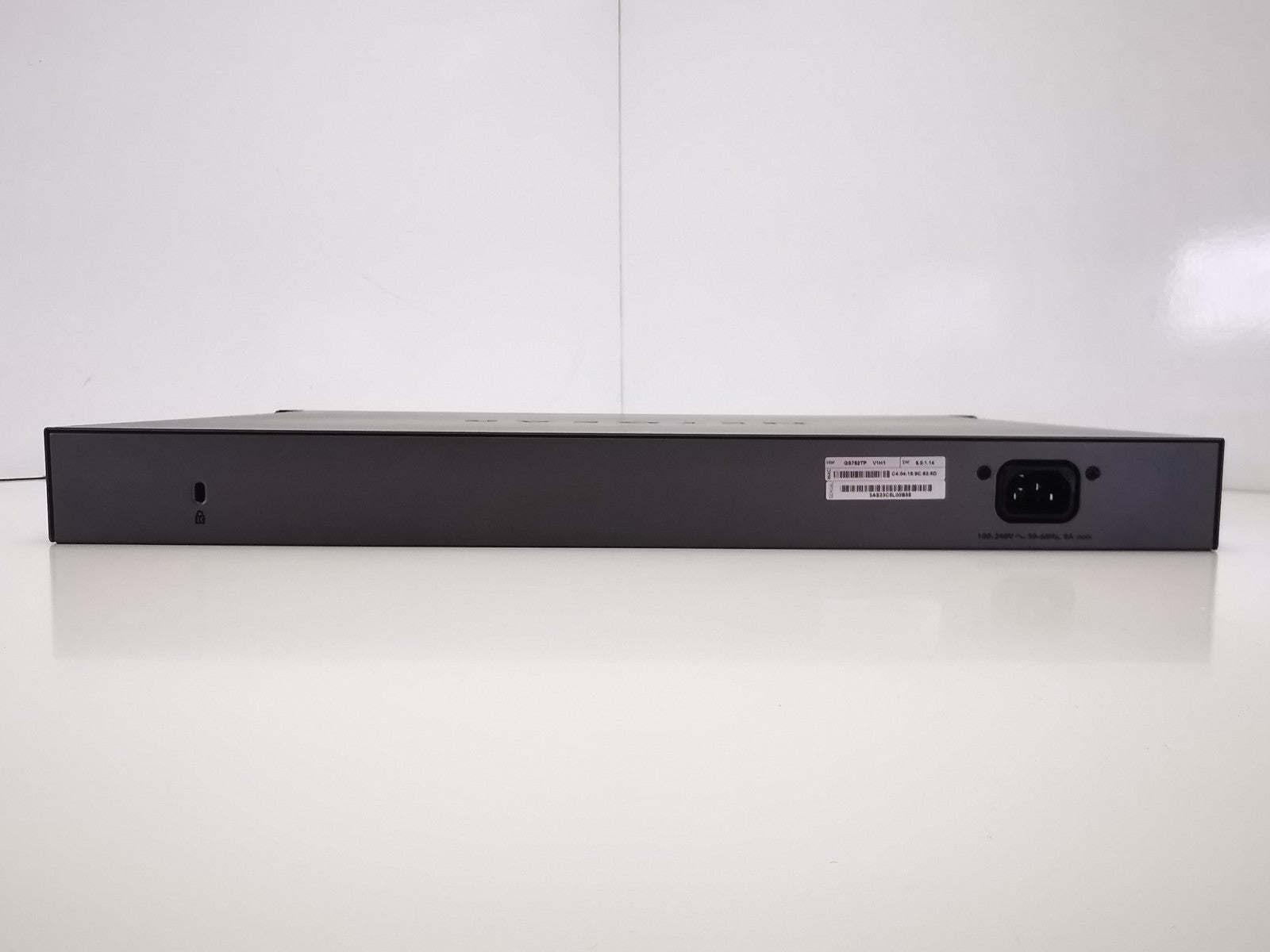Netgear ProSafe GS752TP 48 Port PoE Gigabyte Ethernet Port - Rackmount Ears Inc