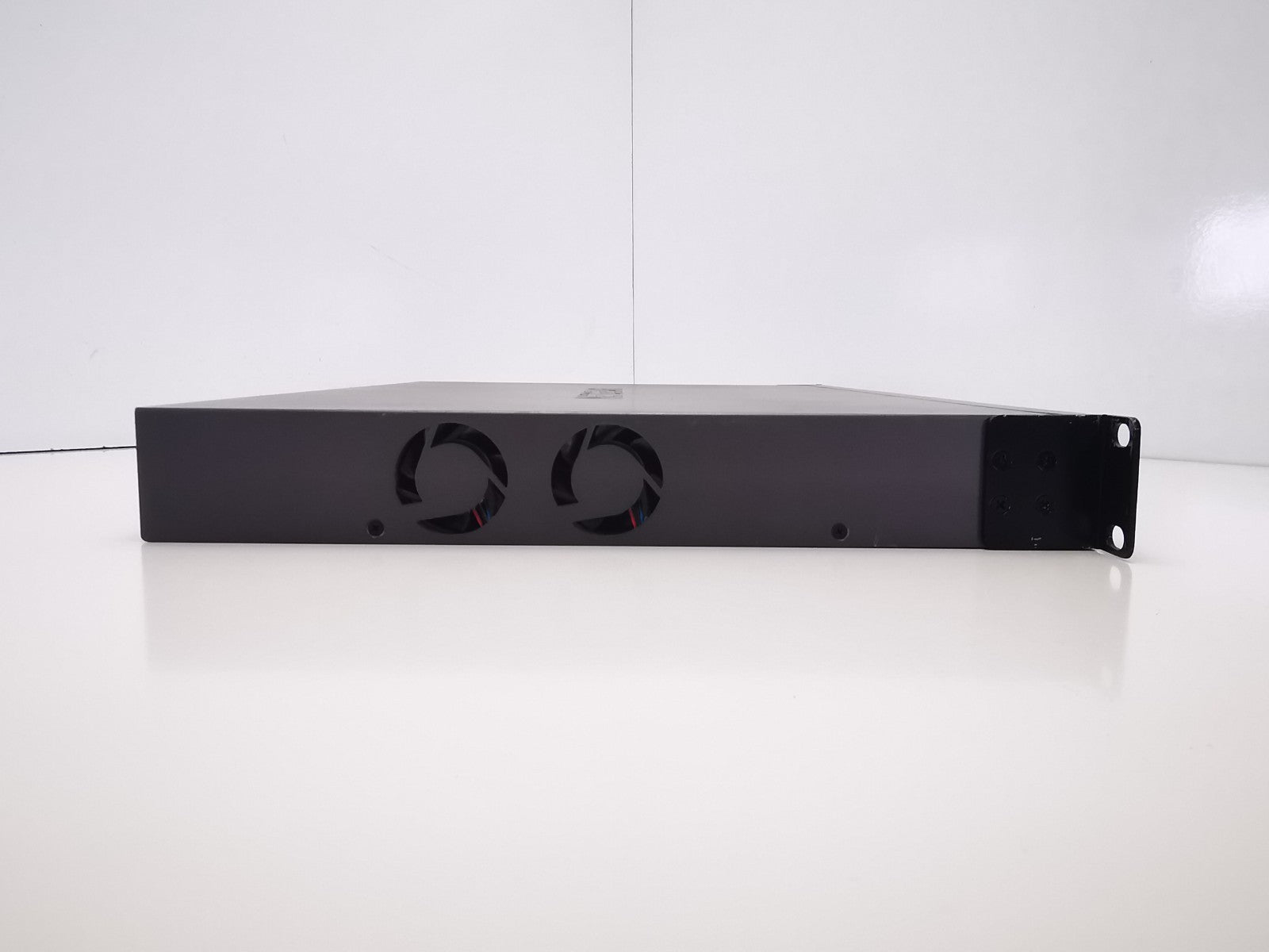 Netgear ProSafe GS752TP 48 Port PoE Gigabyte Ethernet Port - Rackmount Ears Inc