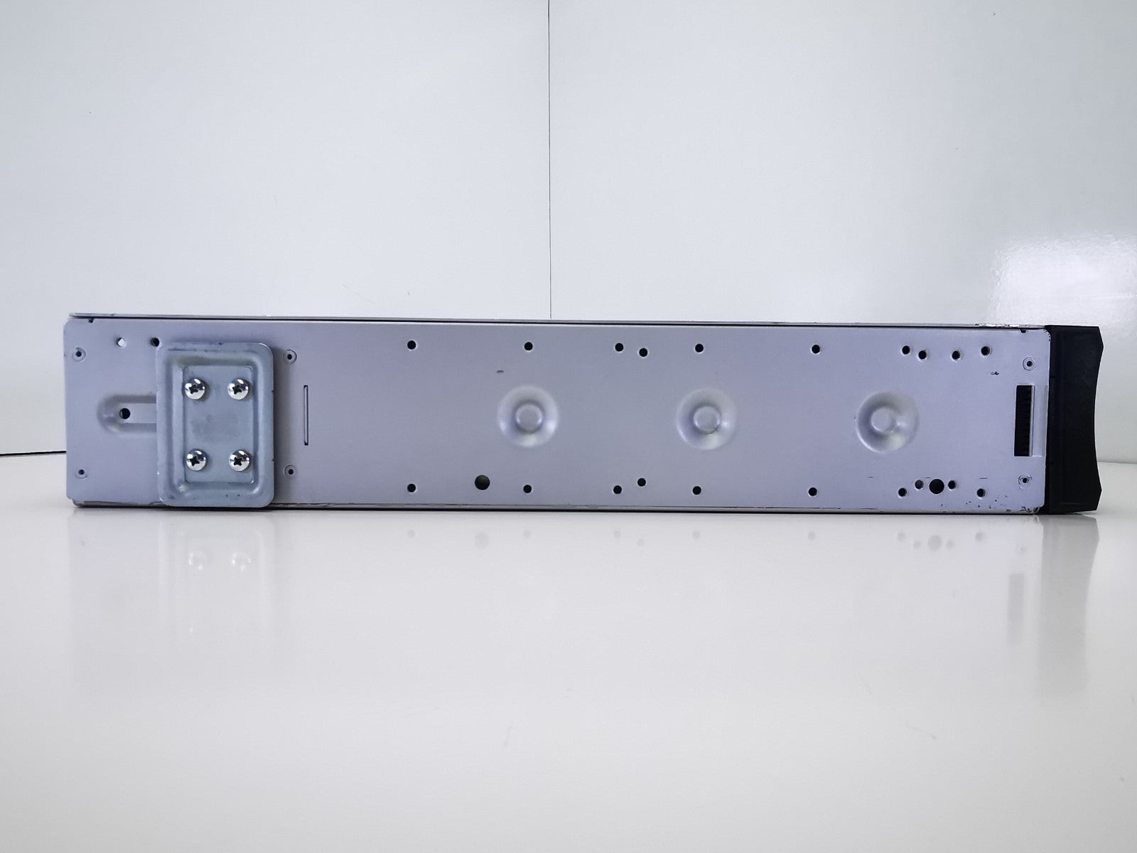 APC SMT1000RMI2UC Rackmountable UPS - Batteries included