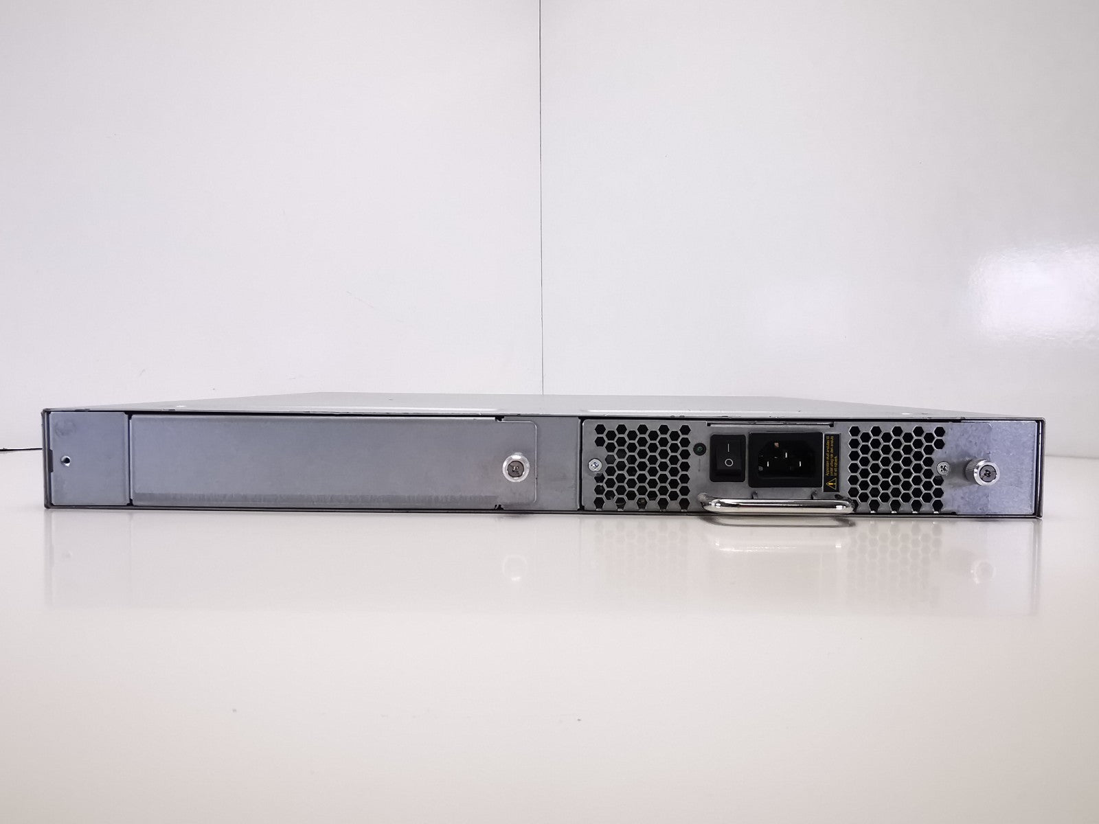 HP SN3000B SFP Switch - No Rackmount Ears