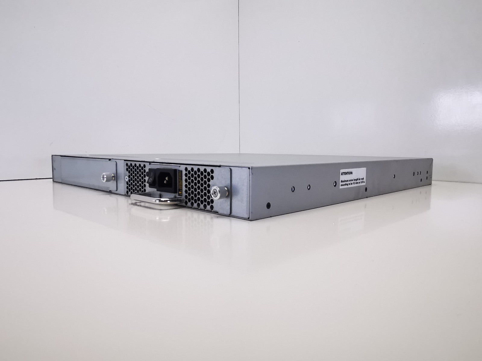 HP SN3000B SFP Switch - No Rackmount Ears