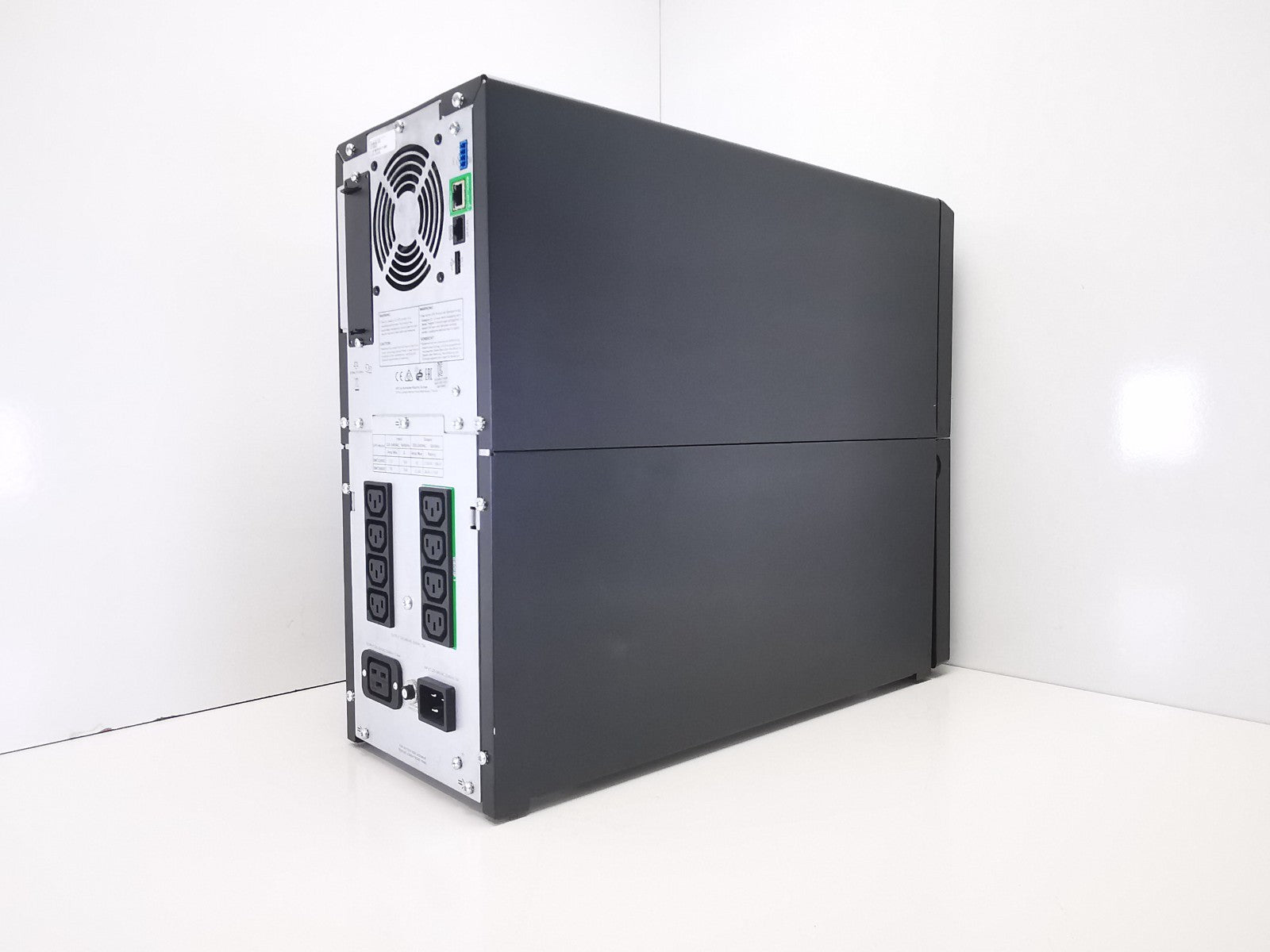 APC SMT3000IC Floorstanding UPS - Batteries Removed