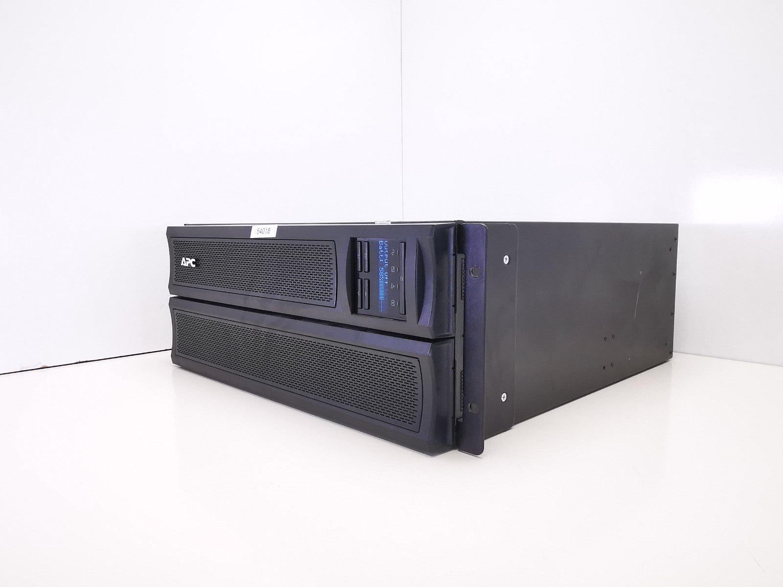 APC SMX1500RMI2U Rackmountable UPS - Batteries included
