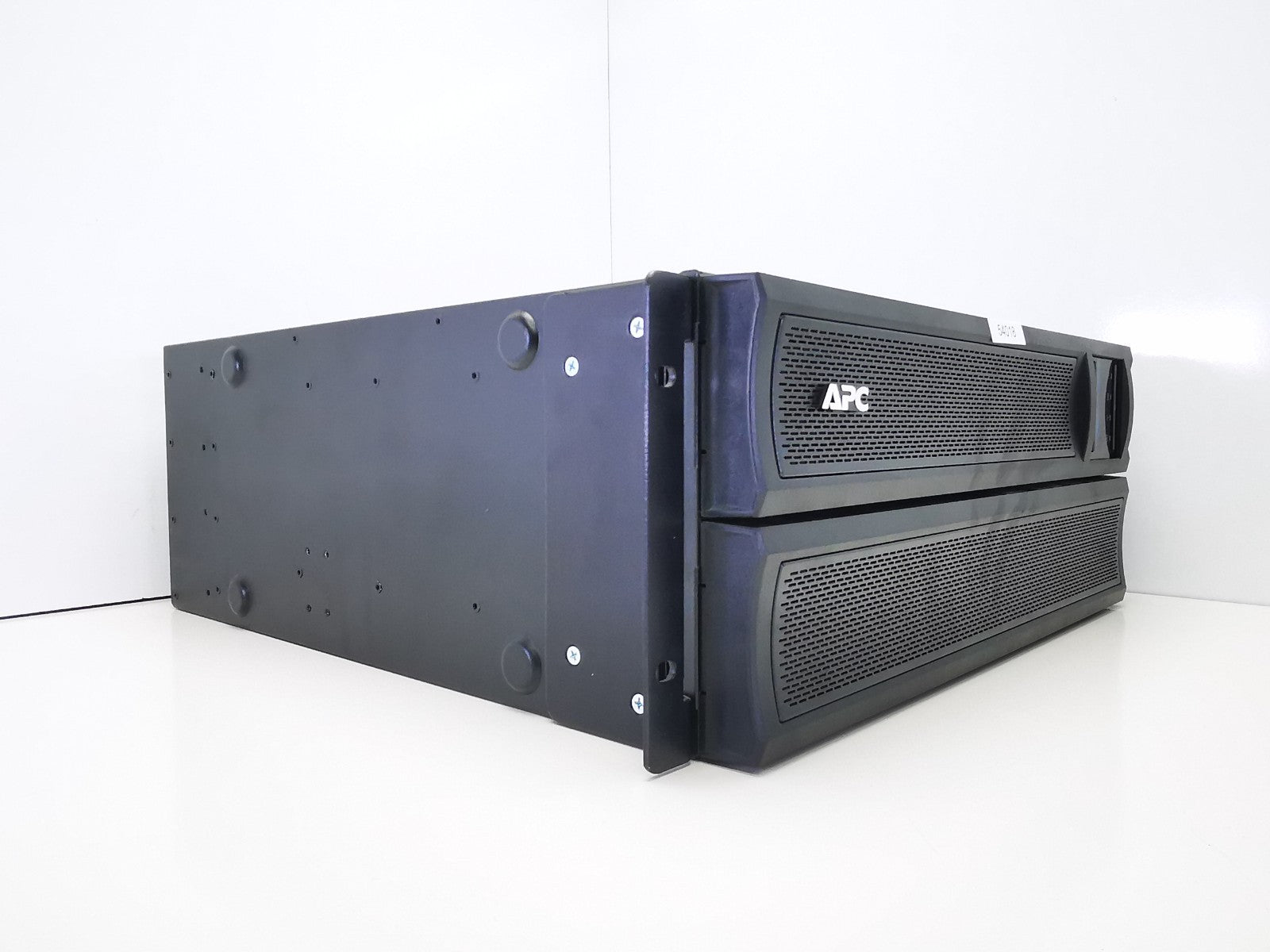 APC SMX1500RMI2U Rackmountable UPS - Batteries included