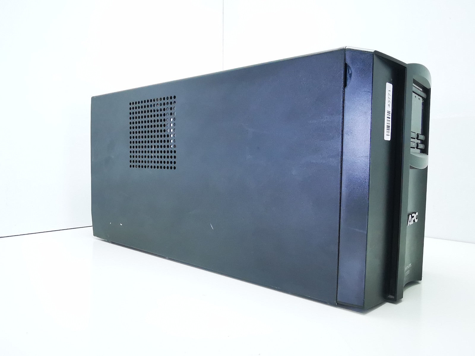 APC SMT1000i Floor Standing UPS - Batteries included