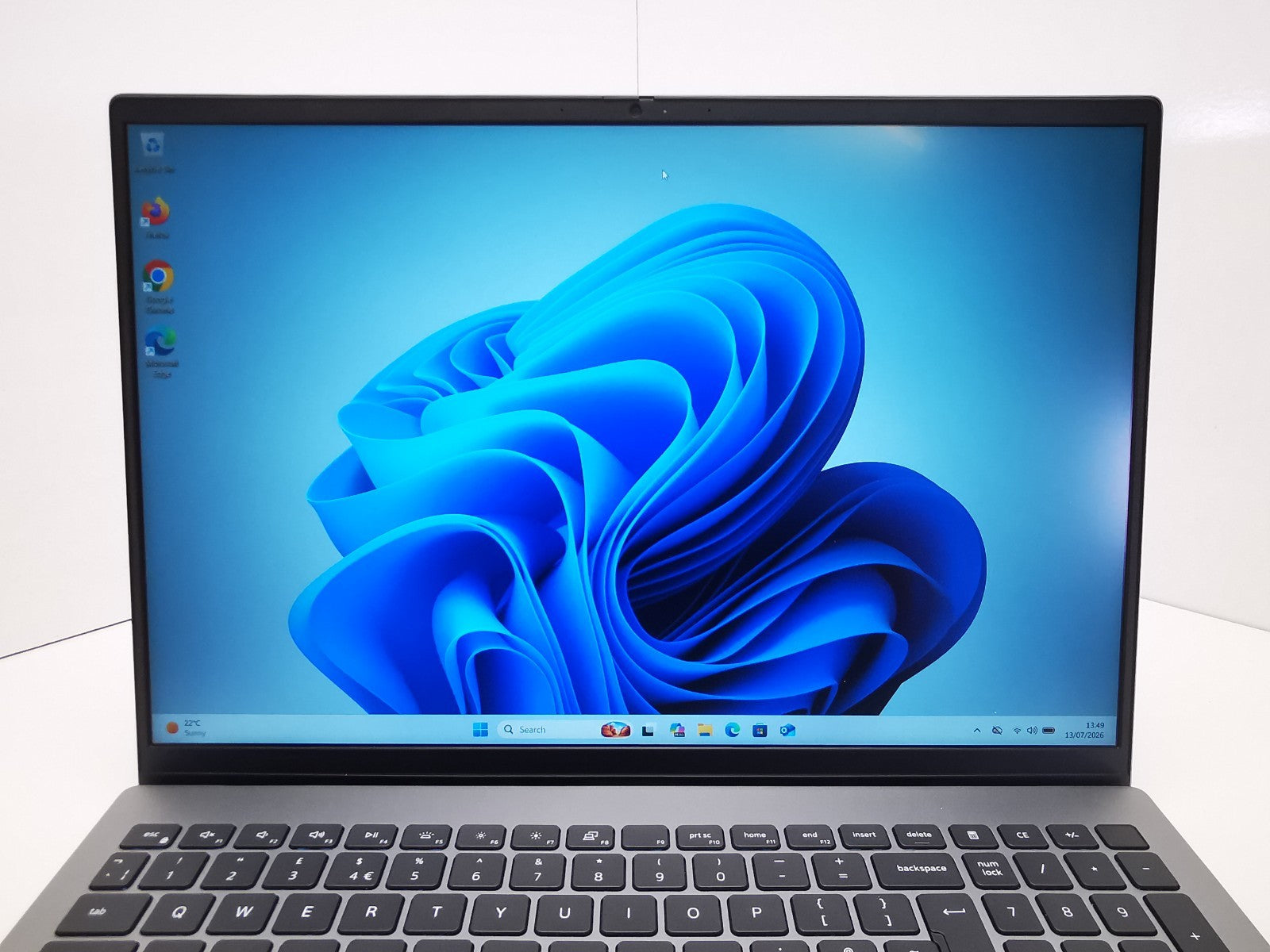 Dell Vostro 16 5635 15.6" Laptop - Ryzen 5 7530U/16GB RAM/512GB SSD/Win 11 Pro