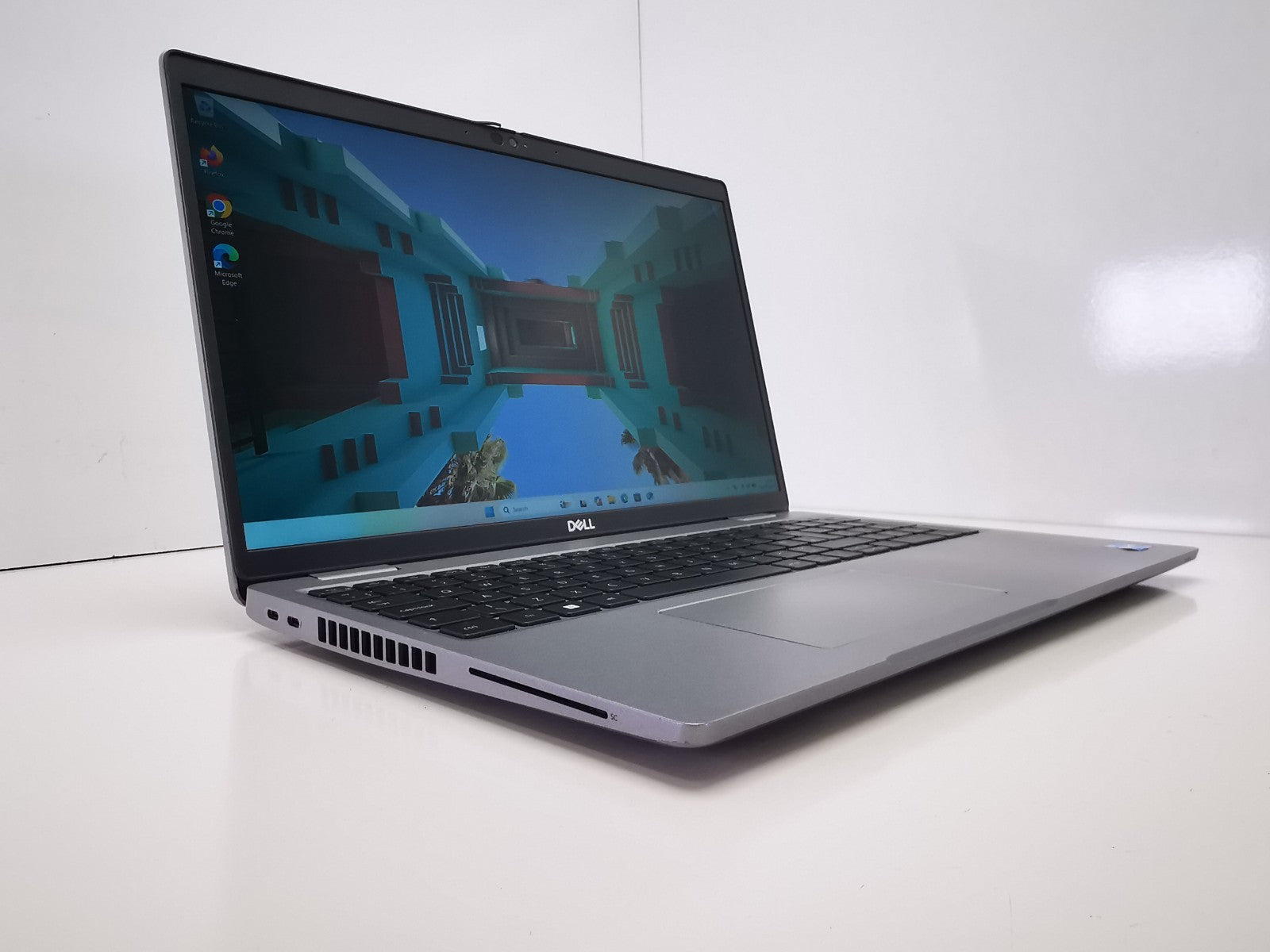 Dell Latitude 5530 15.6" Laptop - 12th Gen i5/8GB RAM/256GB SSD/Windows 11 Pro