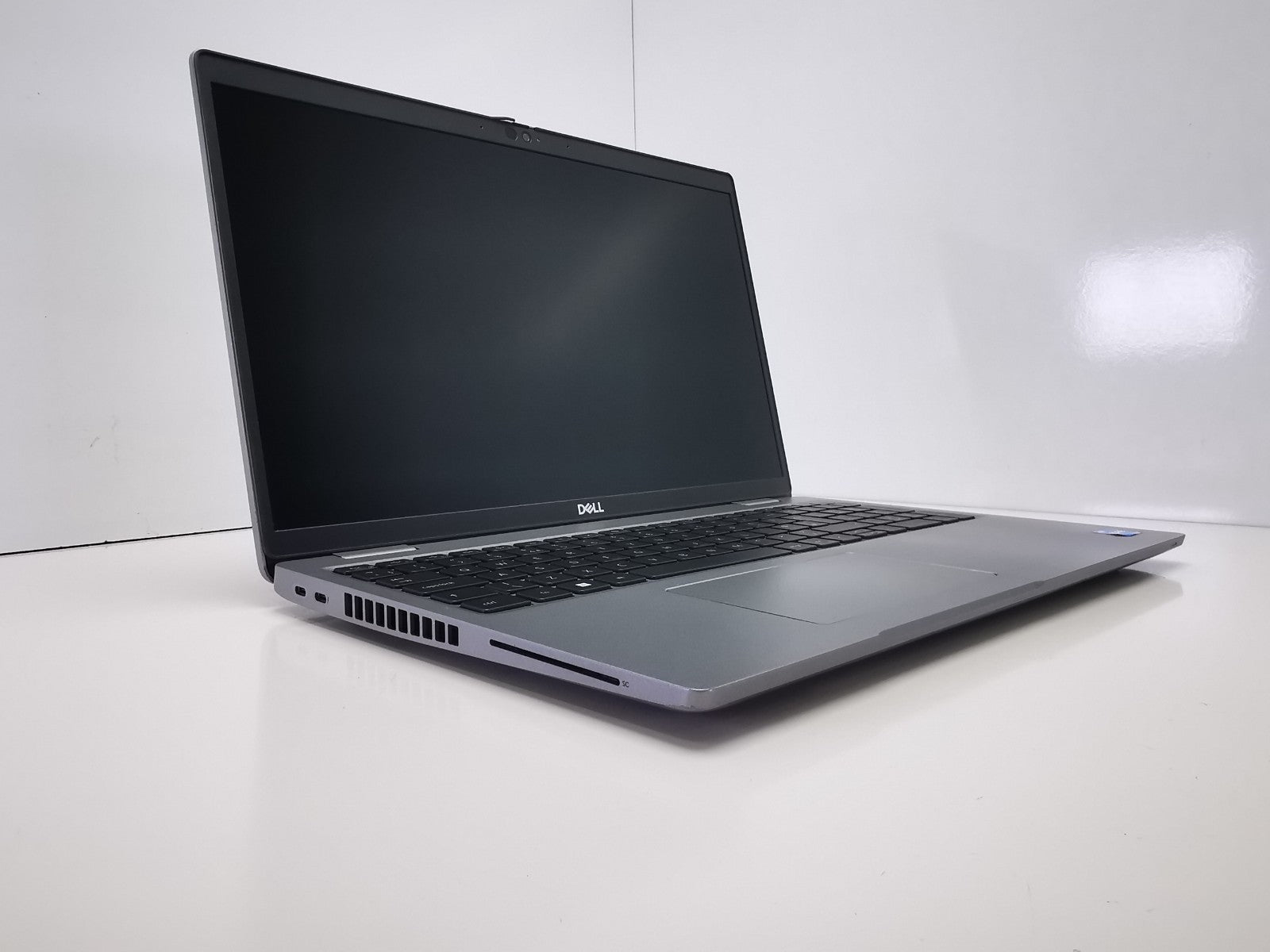 Dell Latitude 5530 15.6" Laptop - 12th Gen i5/8GB RAM/256GB SSD/Windows 11 Pro