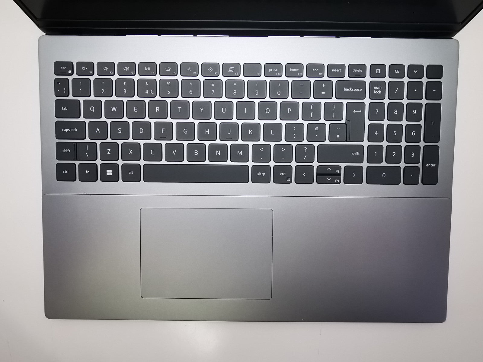 Dell Vostro 16 5635 15.6" Laptop - Ryzen 5 7530U/16GB RAM/512GB SSD/Win 11 Pro