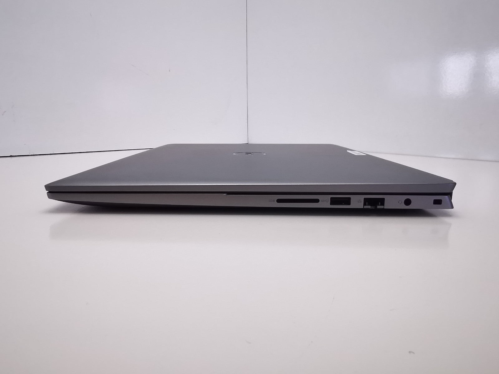 Dell Vostro 16 5635 15.6" Laptop - Ryzen 5 7530U/16GB RAM/512GB SSD/Win 11 Pro