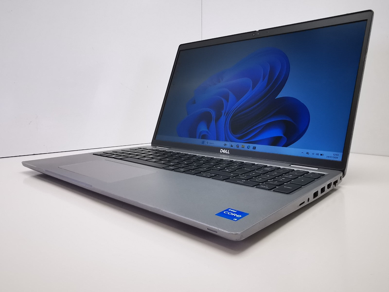 Dell Latitude 5520 15.6" Laptop - 11th Gen i5/8GB RAM/256GB SSD/Windows 11 Pro