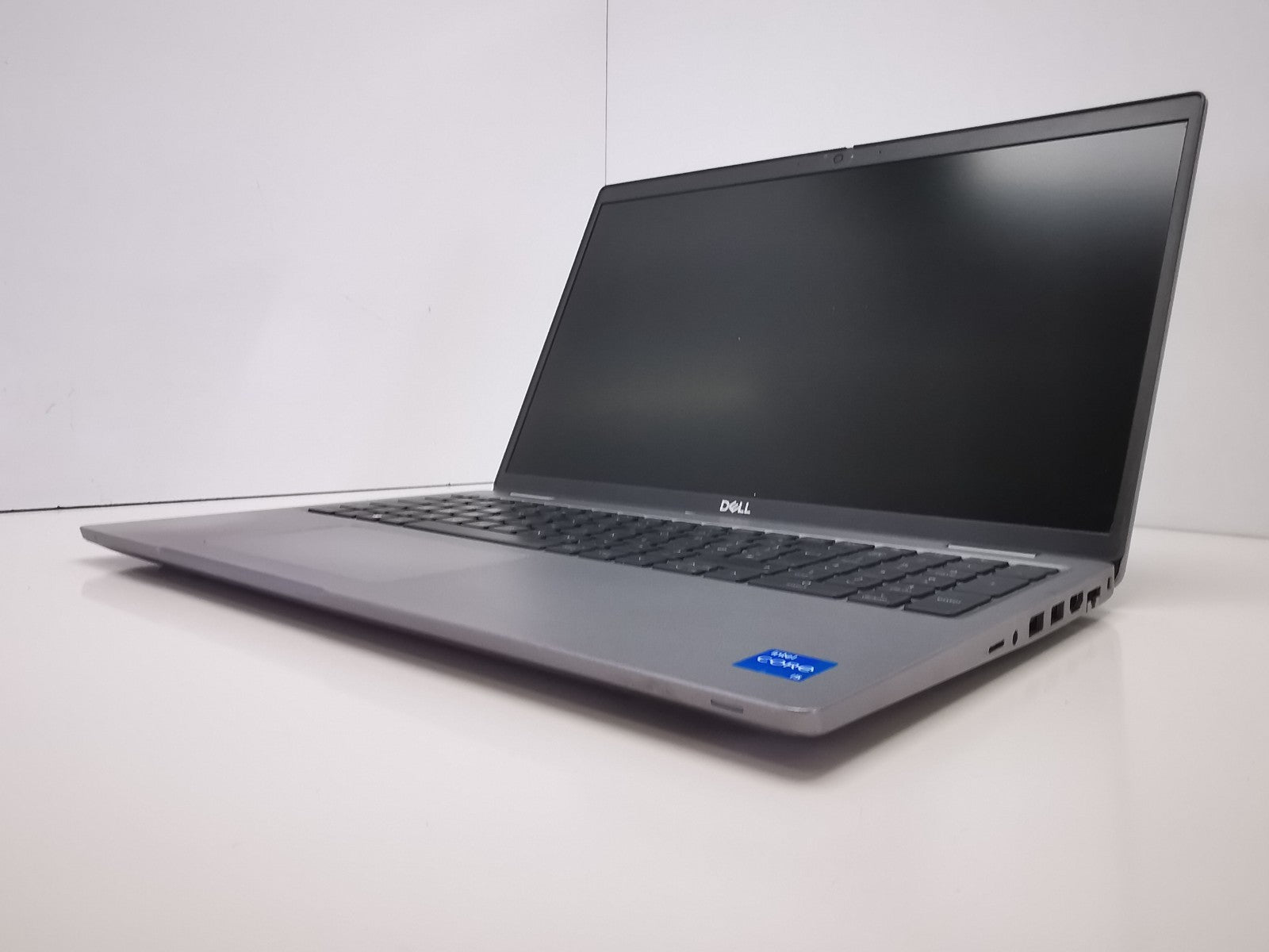 Dell Latitude 5520 15.6" Laptop - 11th Gen i5/8GB RAM/256GB SSD/Windows 11 Pro