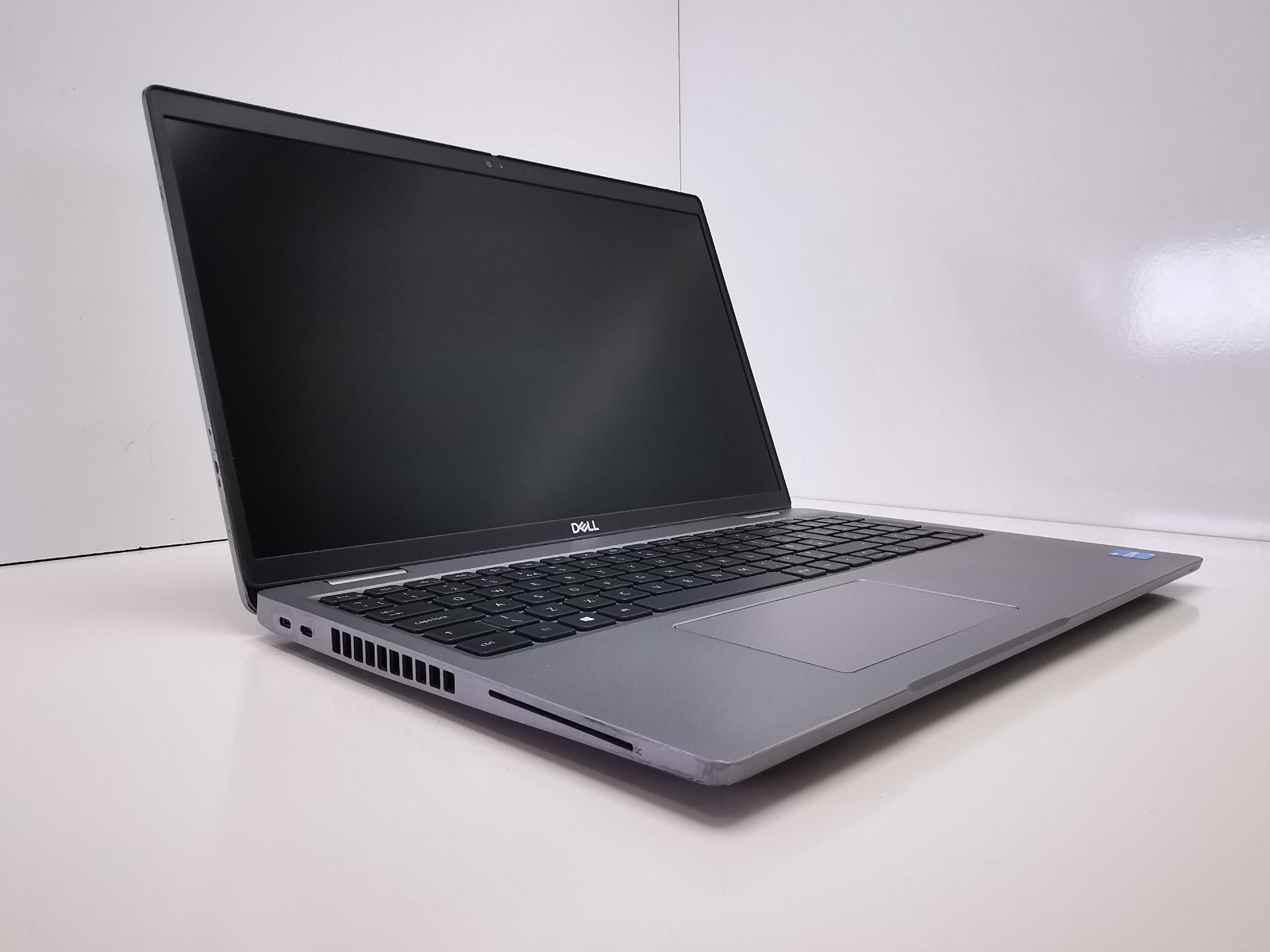 Dell Latitude 5520 15.6" Laptop - 11th Gen i5/8GB RAM/256GB SSD/Windows 11 Pro