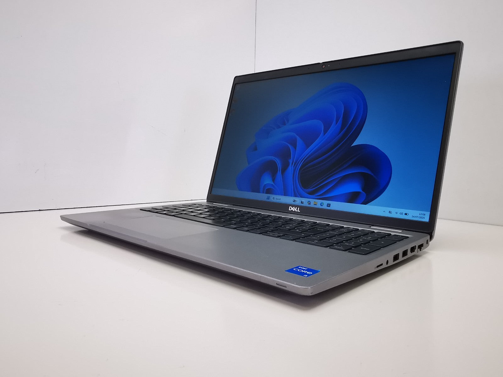 Dell Latitude 5520 15.6" Laptop - 11th Gen i5/8GB RAM/256GB SSD/Windows 11 Pro