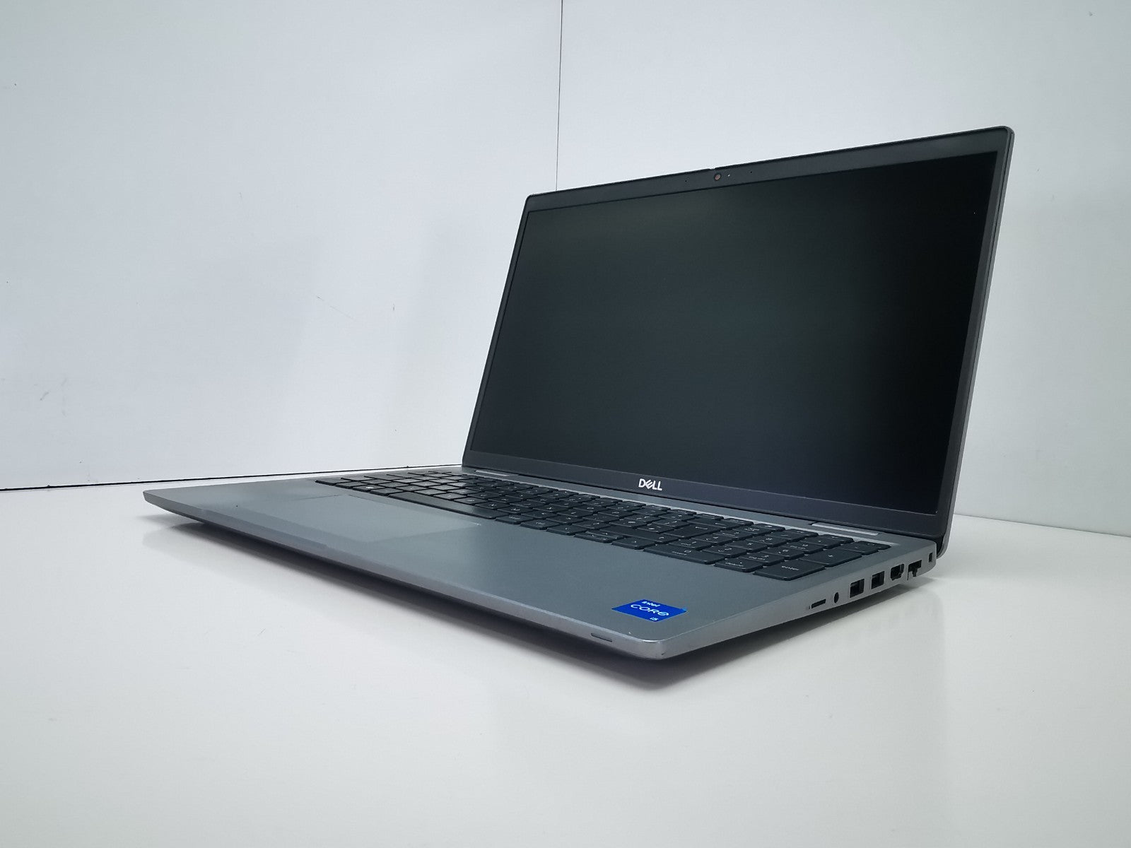 Dell Latitude 5520 15.6" Laptop - 11th Gen i5/8GB RAM/256GB SSD/Windows 11 Pro