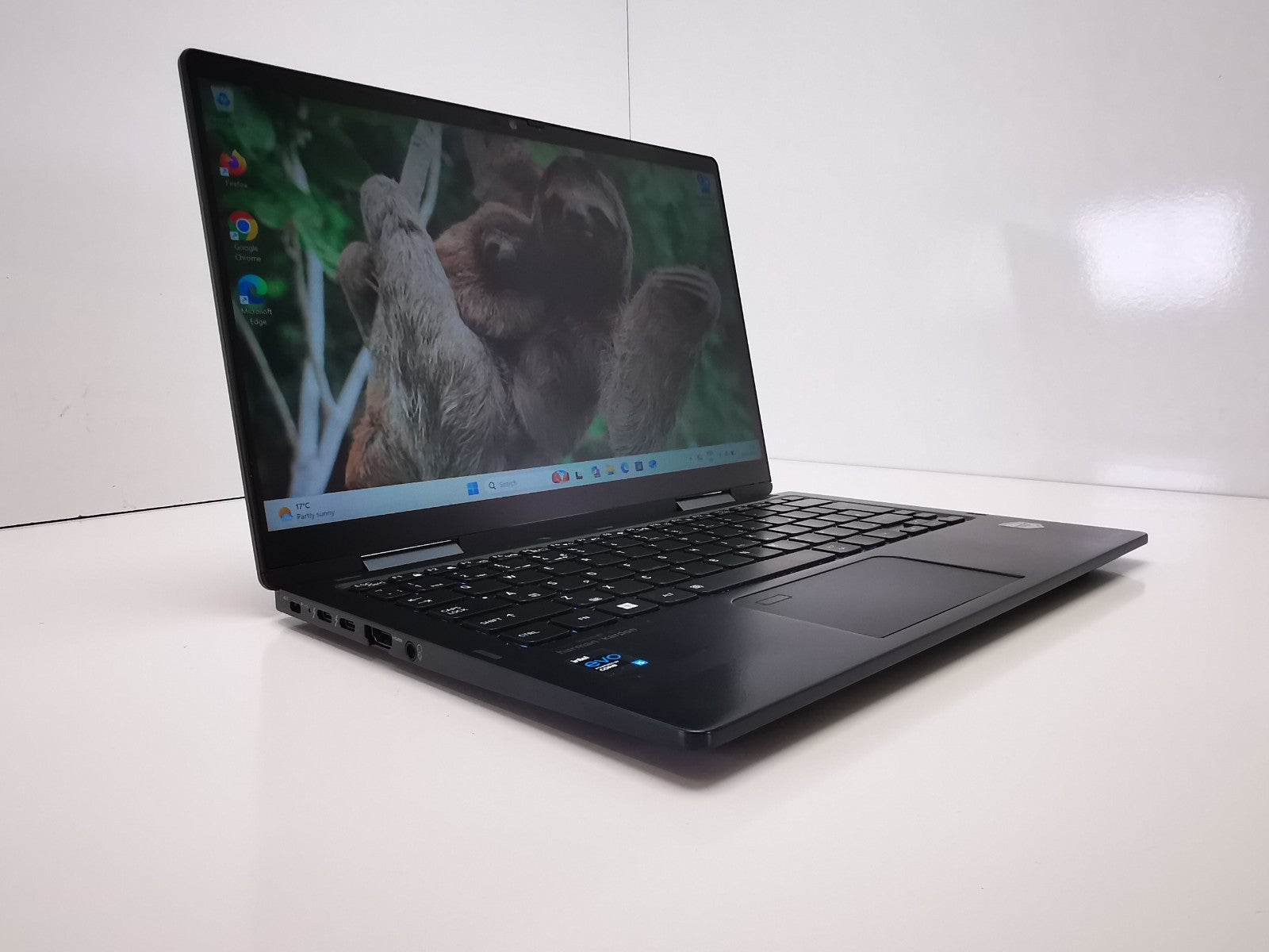 Dynabook Portege X30W-J-109 13.3" - 11th Gen i5/8GB RAM/256GB SSD/Win 11 Pro