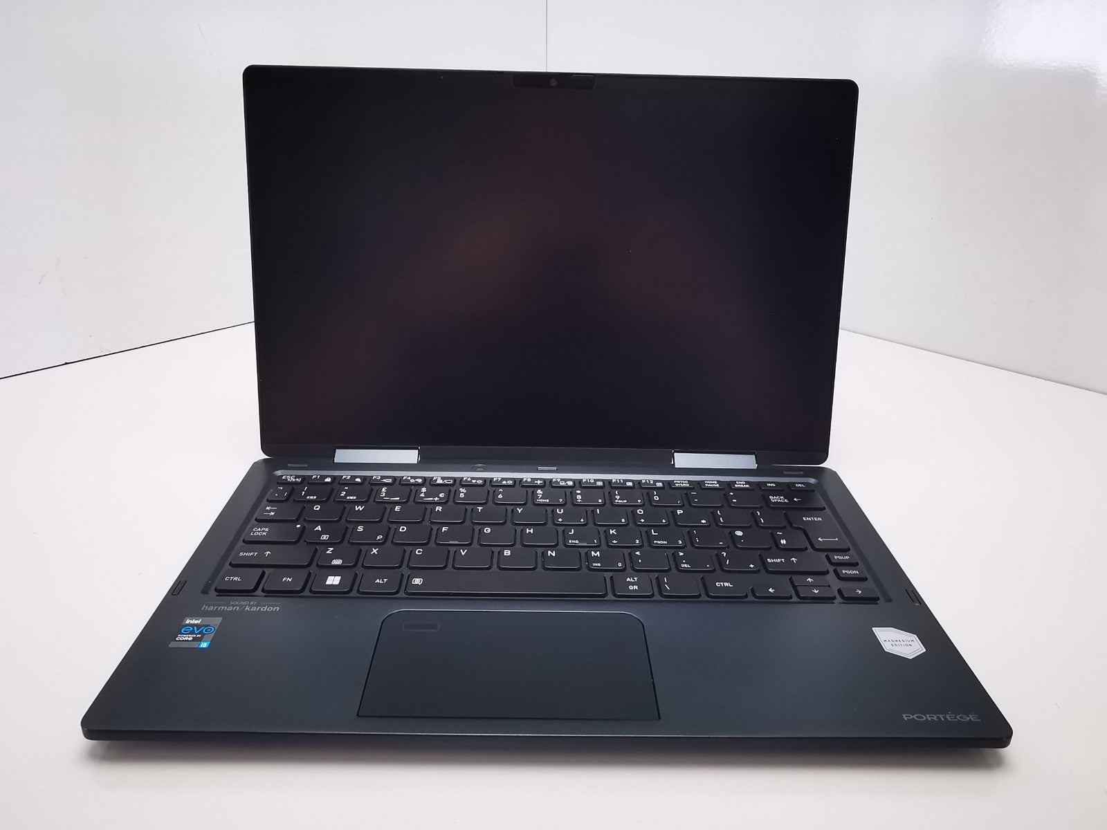 Dynabook Portege X30W-J-109 13.3" - 11th Gen i5/8GB RAM/256GB SSD/Win 11 Pro