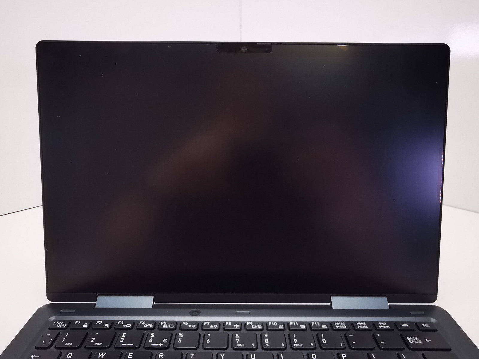 Dynabook Portege X30W-J-109 13.3" - 11th Gen i5/8GB RAM/256GB SSD/Win 11 Pro