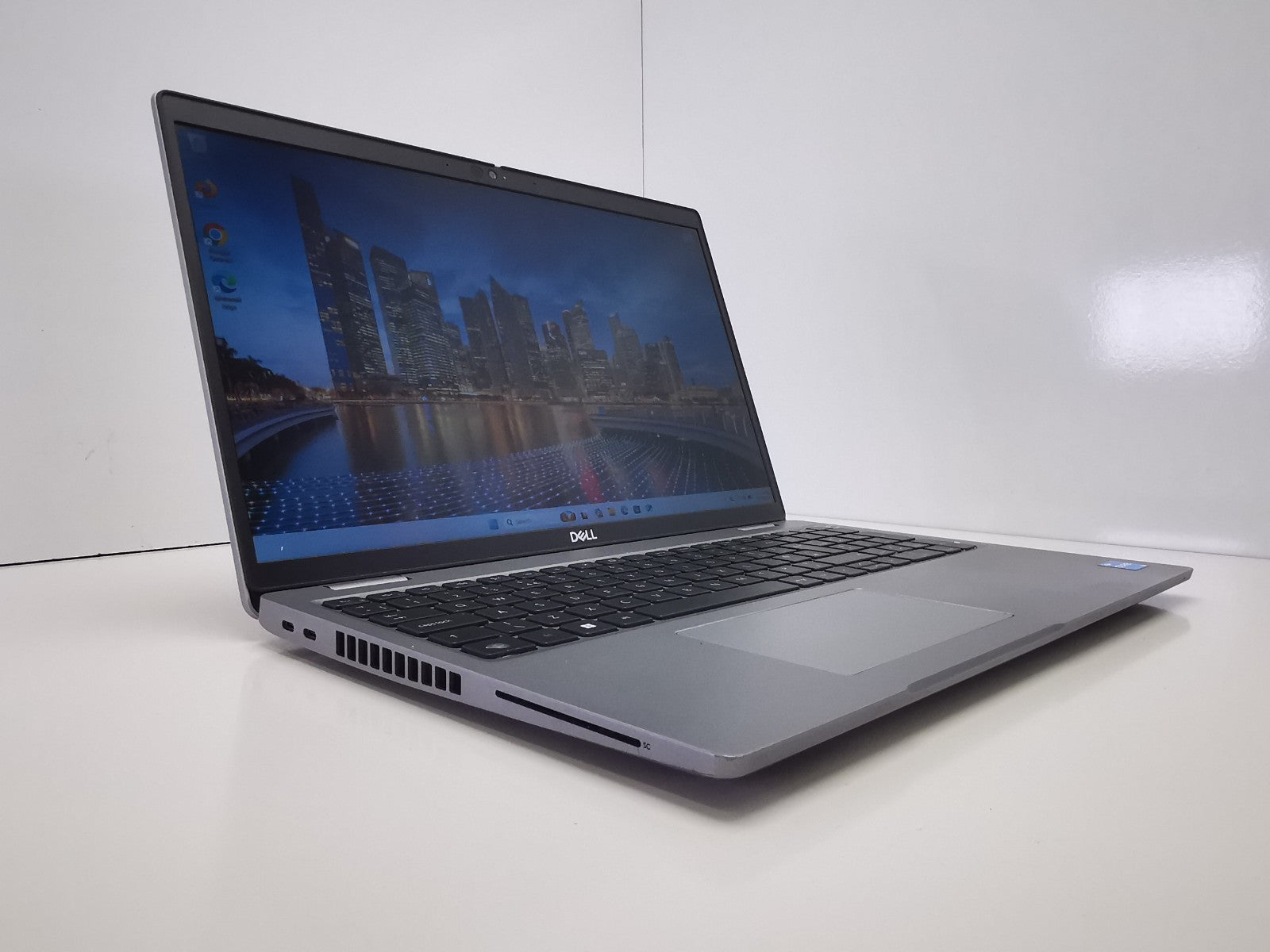 Dell Latitude 5530 15.6" Laptop - 12th Gen i5/8GB RAM/256GB SSD/Windows 11 Pro