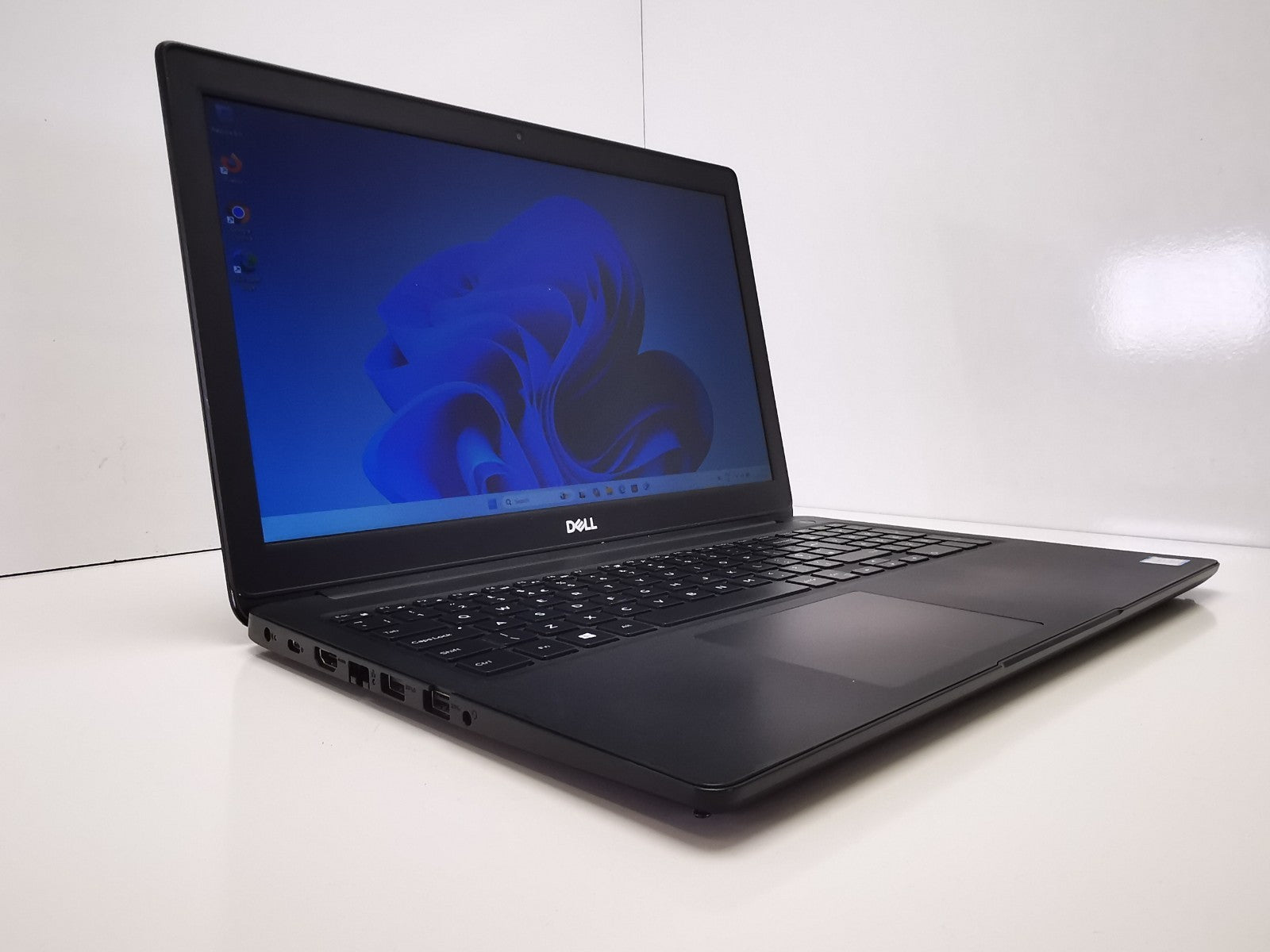 Dell Latitude 3500 15.6″ Laptop – 8th Gen i5/8GB RAM/256GB NVMe SSD/Win 11 Pro