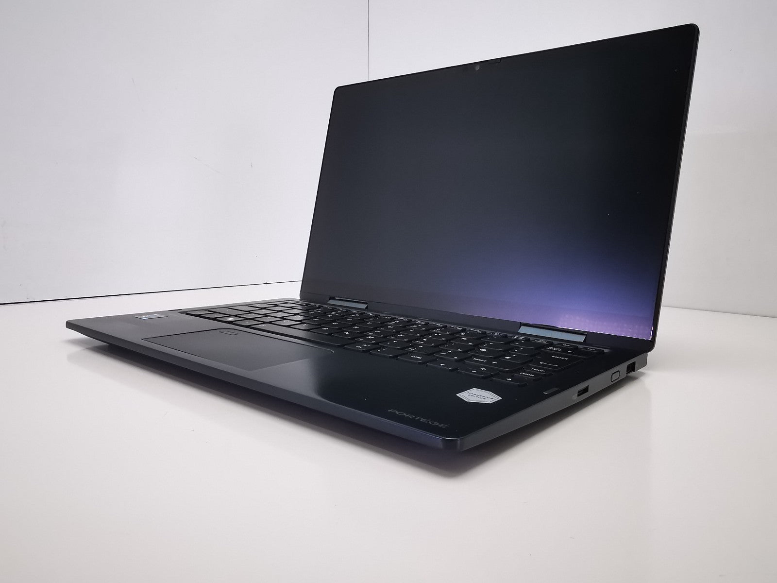 Dynabook Portege X30W-J-109 13.3" - 11th Gen i5/8GB RAM/256GB SSD/Win 11 Pro