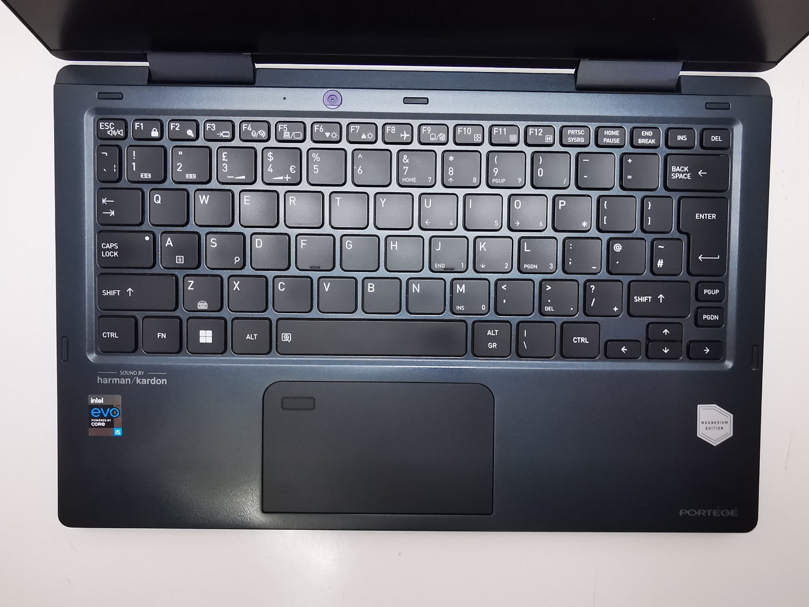 Dynabook Portege X30W-J-109 13.3" - 11th Gen i5/8GB RAM/256GB SSD/Win 11 Pro