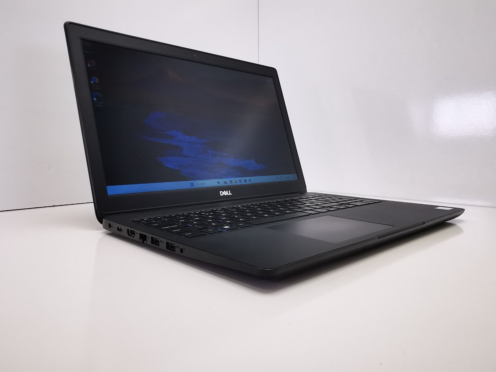 Dell Latitude 3500 15.6″ Laptop – 8th Gen i5/8GB RAM/256GB NVMe SSD/Win 11 Pro