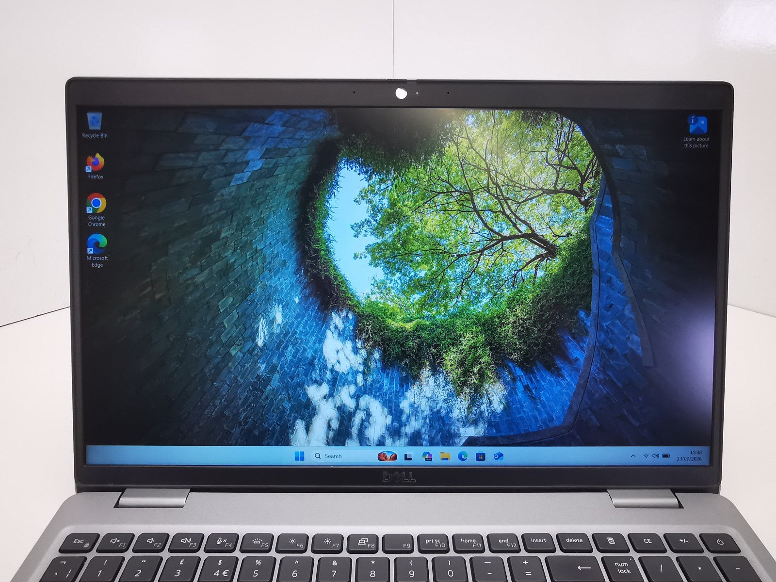 Dell Latitude 5520 15.6" Laptop - 11th Gen i5/8GB RAM/256GB SSD/Windows 11 Pro