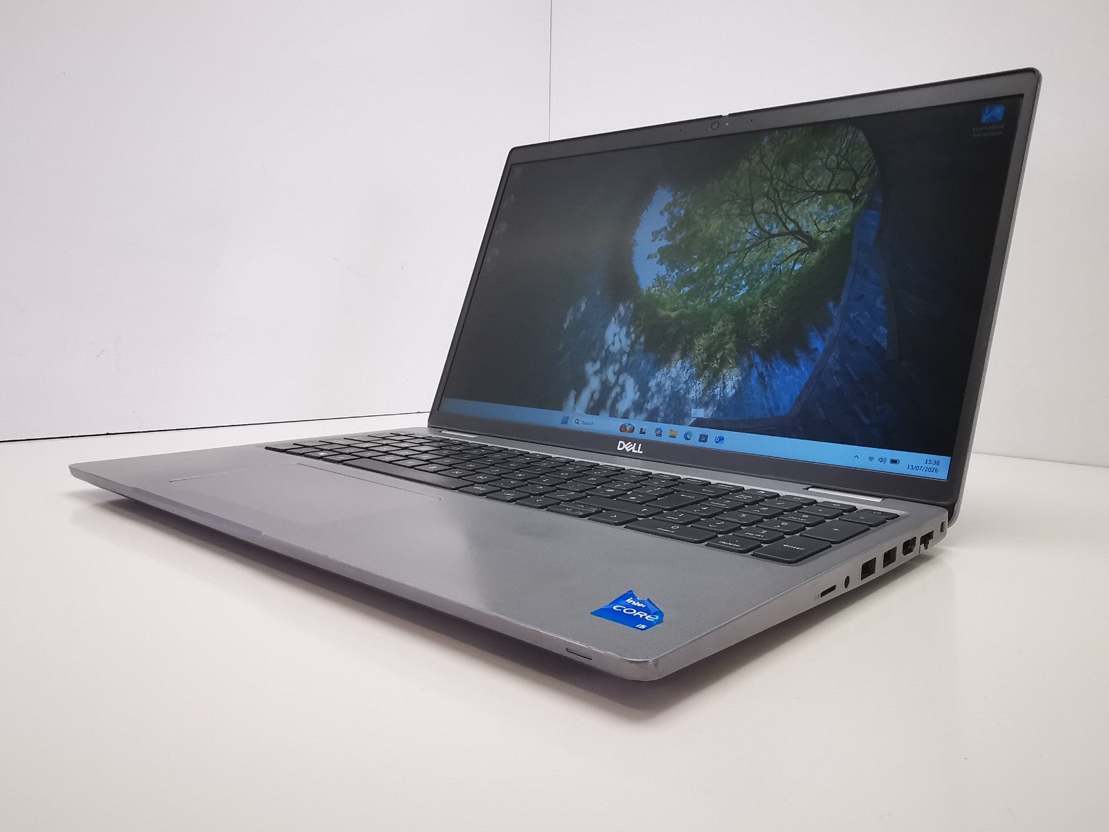 Dell Latitude 5520 15.6" Laptop - 11th Gen i5/8GB RAM/256GB SSD/Windows 11 Pro