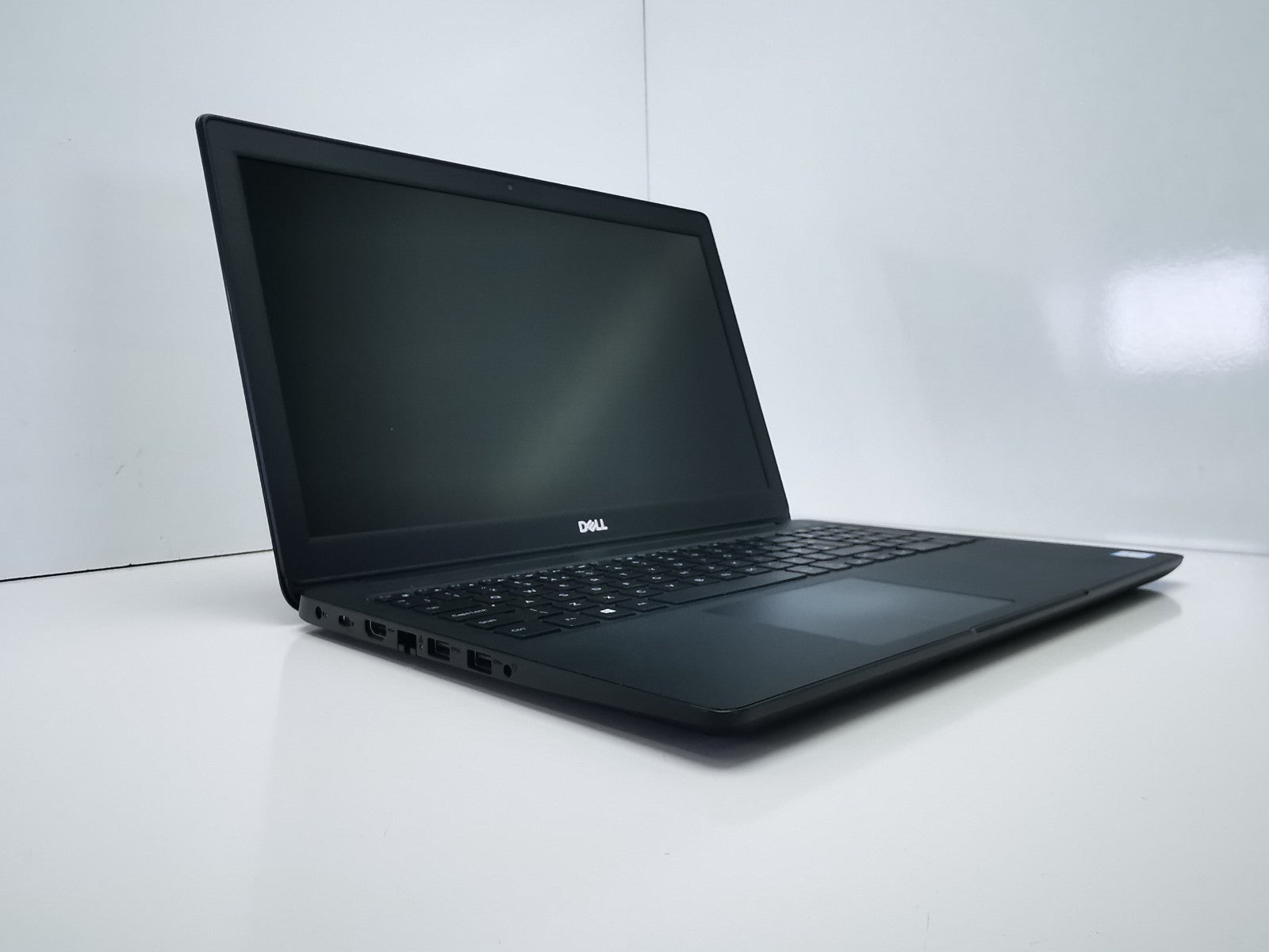 Dell Latitude 3500 15.6″ Laptop – 8th Gen i5/8GB RAM/256GB NVMe SSD/Win 11 Pro