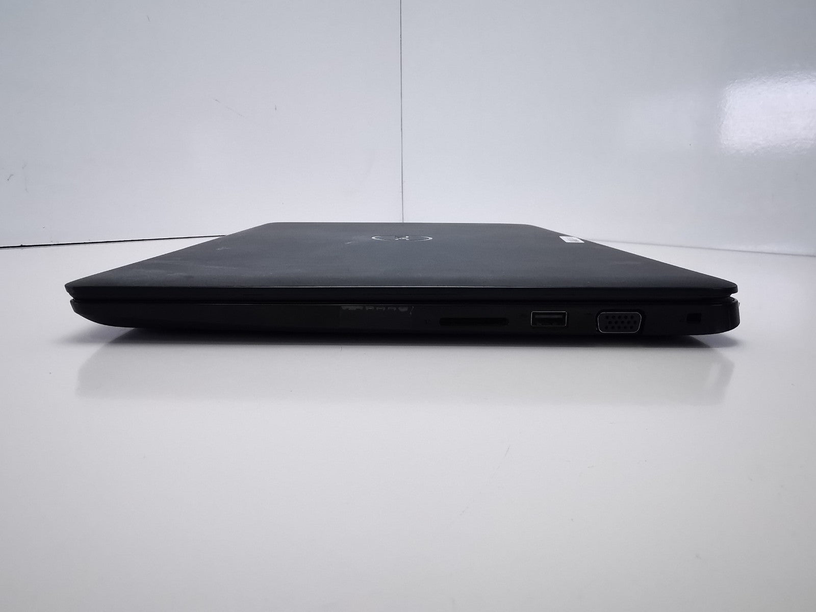 Dell Latitude 3500 15.6″ Laptop – 8th Gen i5/8GB RAM/256GB NVMe SSD/Win 11 Pro