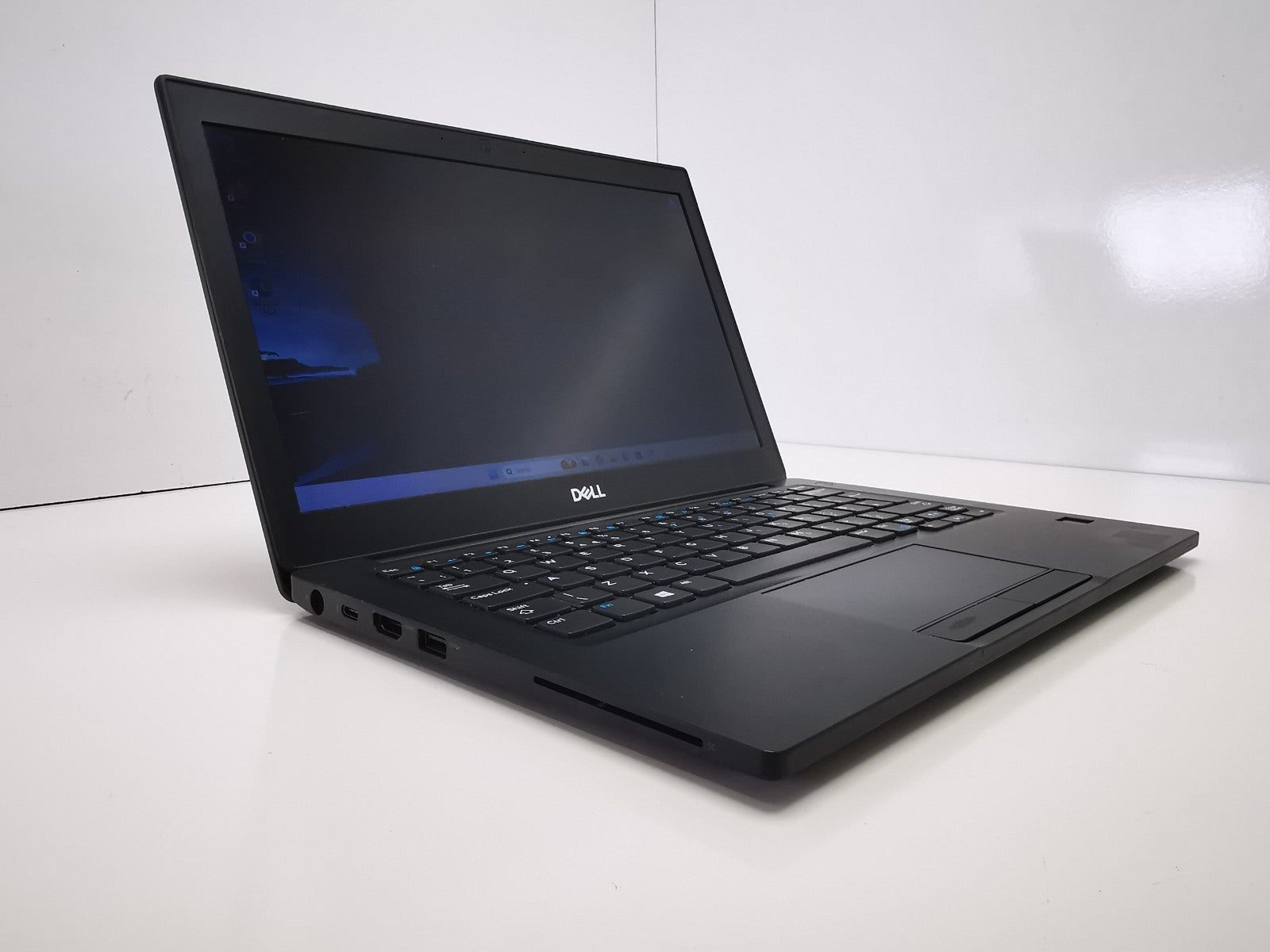 Dell Latitude 7290 12.5" Laptop - 8th Gen i7/16GB RAM/512GB SSD/Win 11 Pro