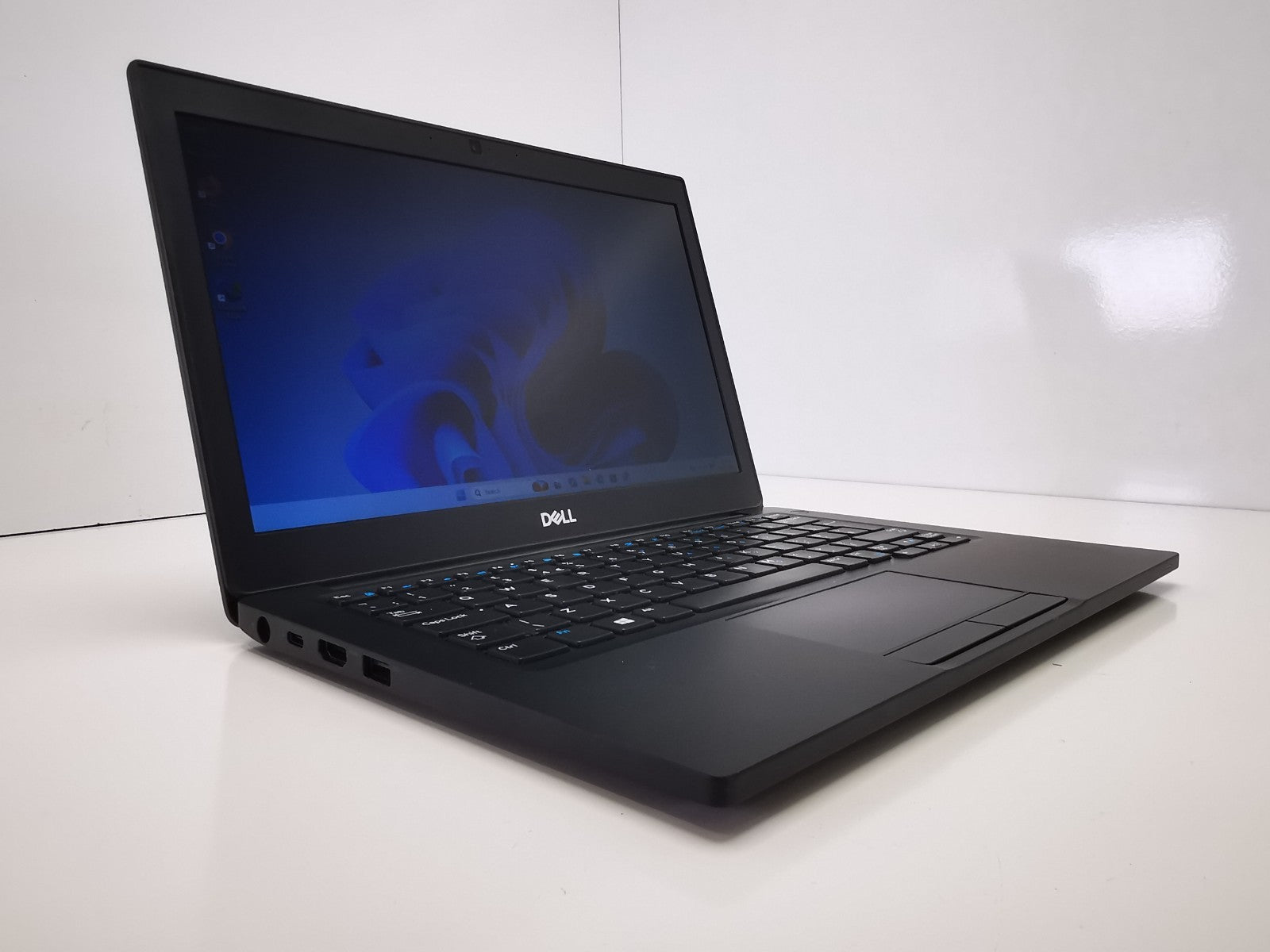Dell Latitude 7290 12.5" Laptop - 8th Gen i7/16GB RAM/512GB SSD/Win 11 Pro