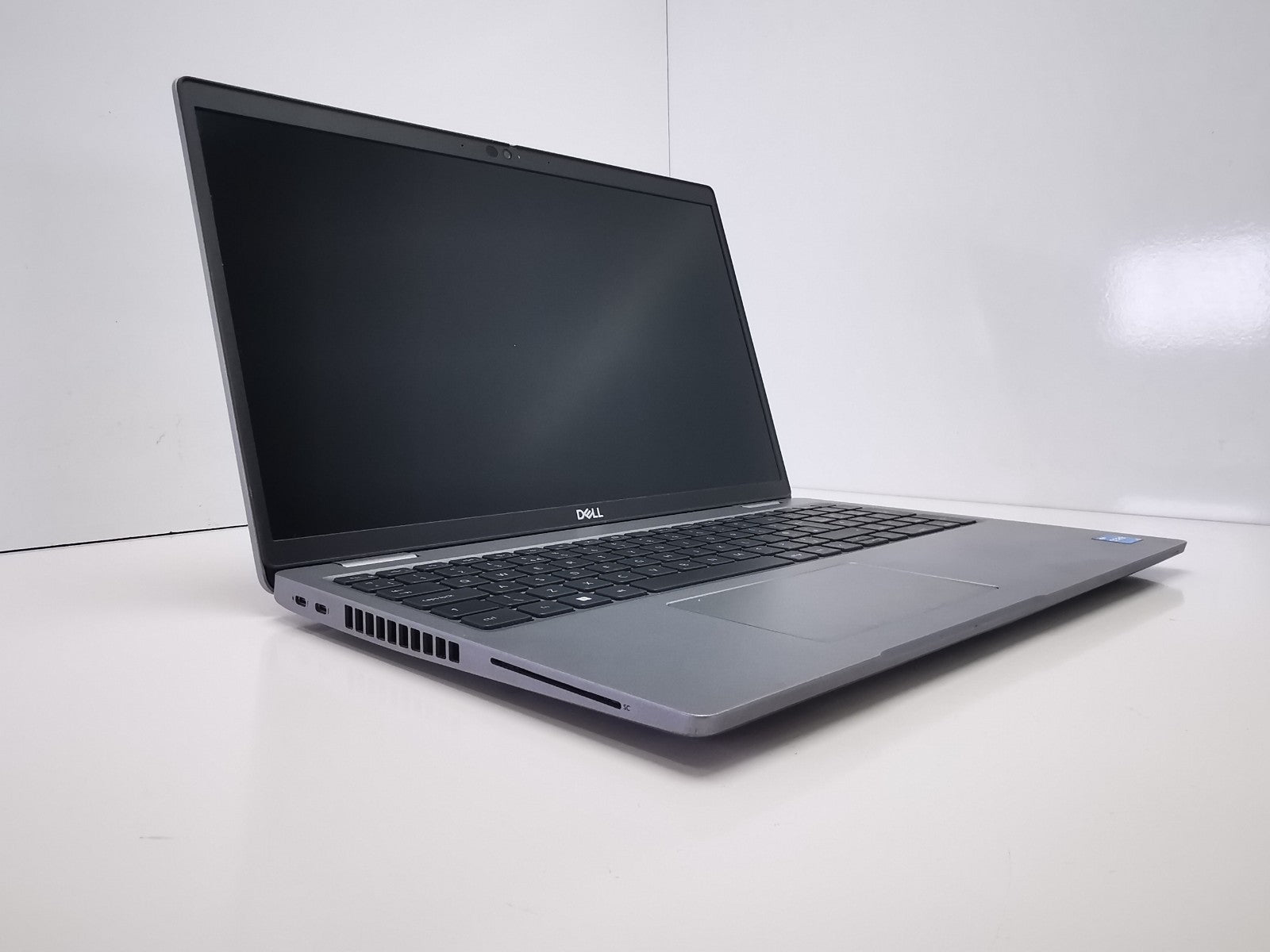 Dell Latitude 5530 15.6" Laptop - 12th Gen i5/8GB RAM/256GB SSD/Win 11 Pro