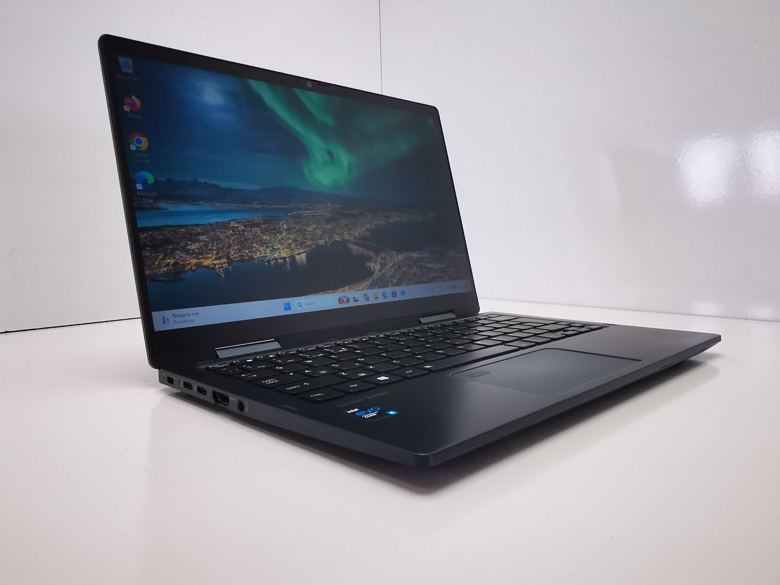 Dynabook Portege X30W-J-109 13.3" - 11th Gen i5/8GB RAM/256GB SSD/Win 11 Pro