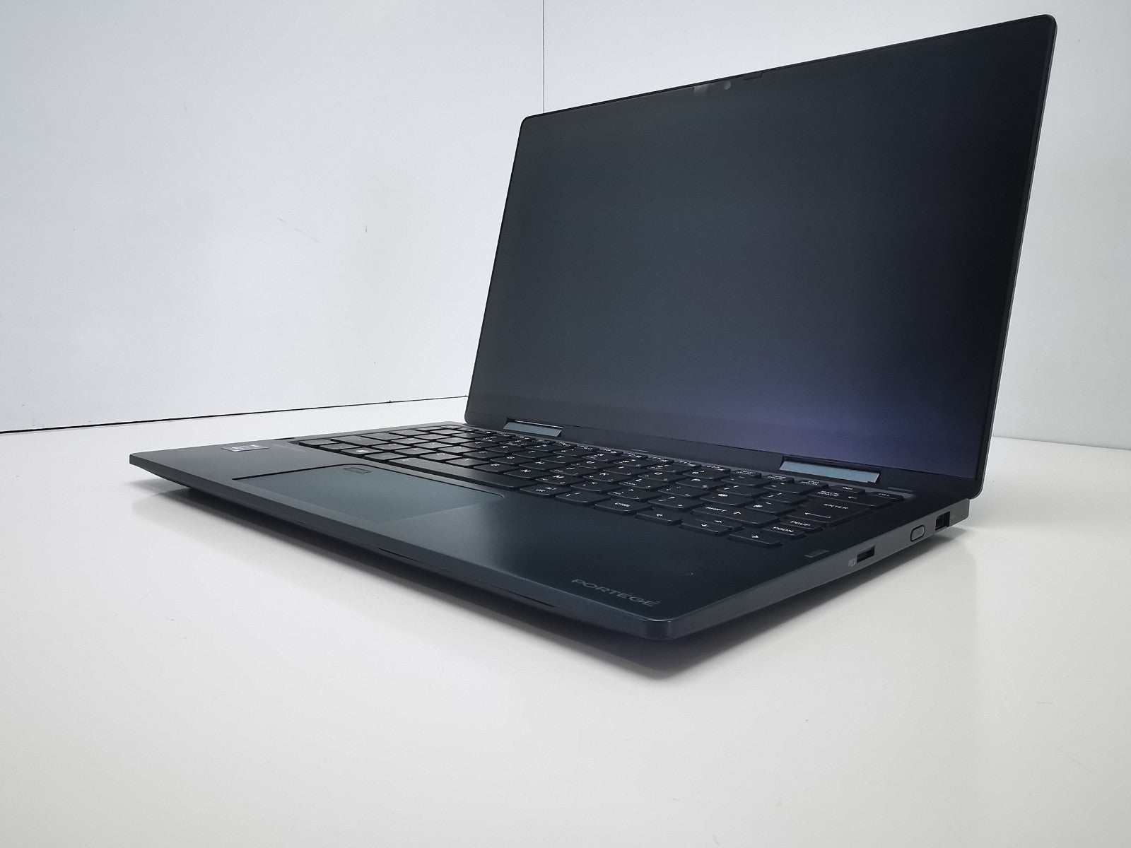 Dynabook Portege X30W-J-109 13.3" - 11th Gen i5/8GB RAM/256GB SSD/Win 11 Pro