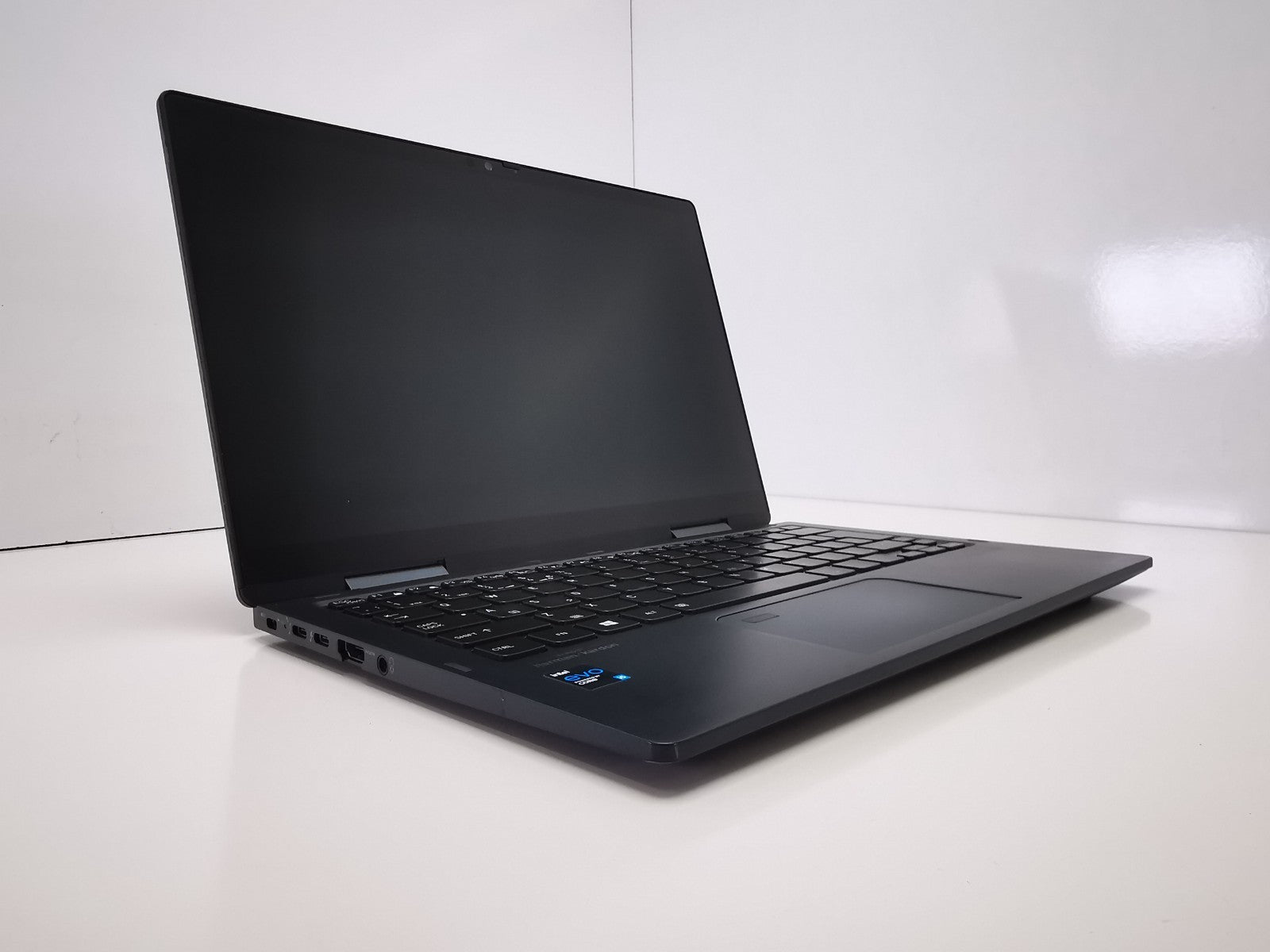 Dynabook Portege X30W-J-109 13.3" - 11th Gen i5/8GB RAM/256GB SSD/Win 11 Pro