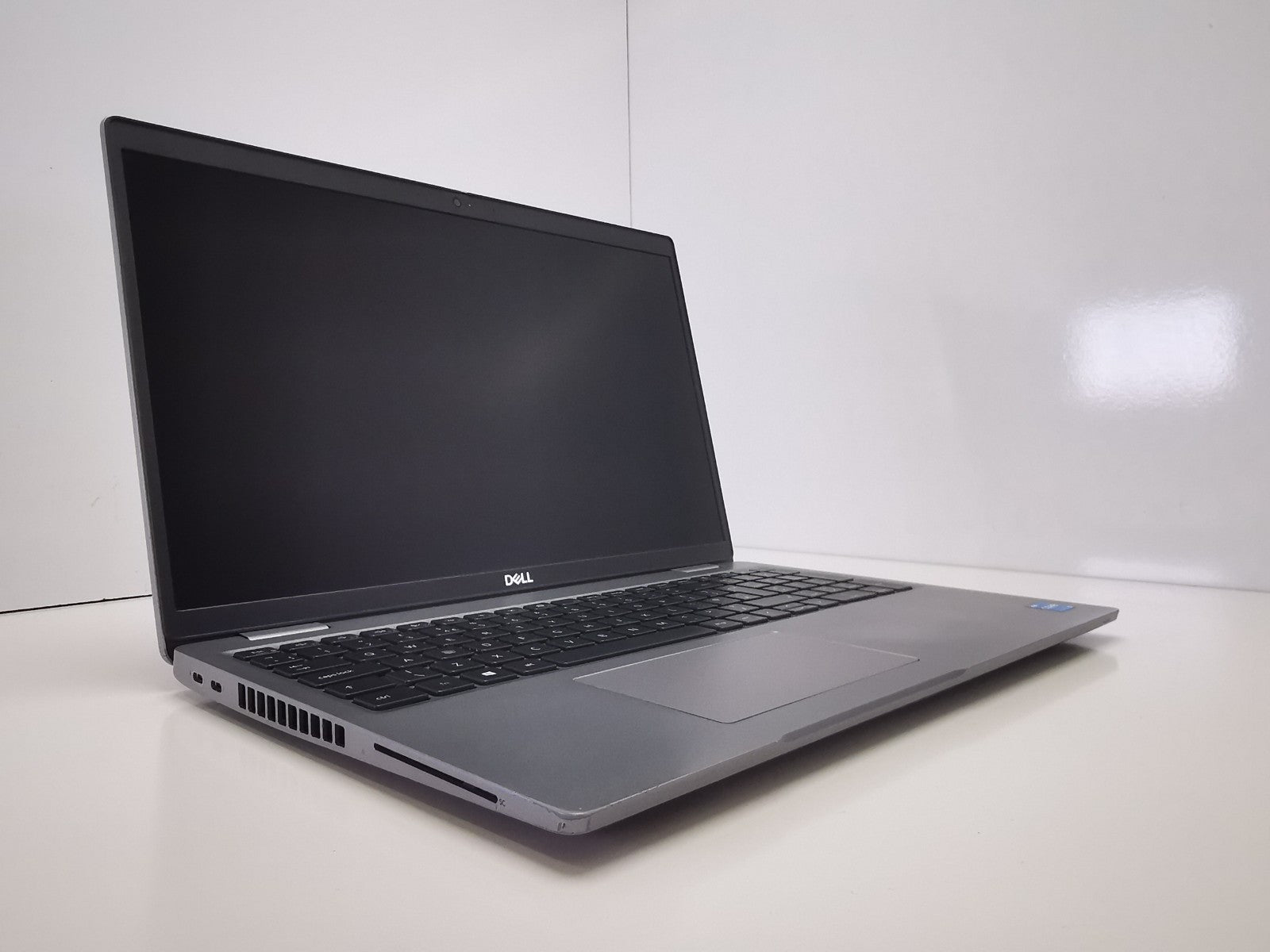 Dell Latitude 5520 15.6" Laptop - 11th Gen i5/8GB RAM/256GB SSD/Windows 11 Pro