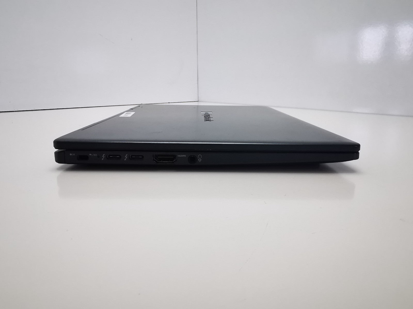Dynabook Portege X30W-J-109 13.3" - 11th Gen i5/8GB RAM/256GB SSD/Win 11 Pro