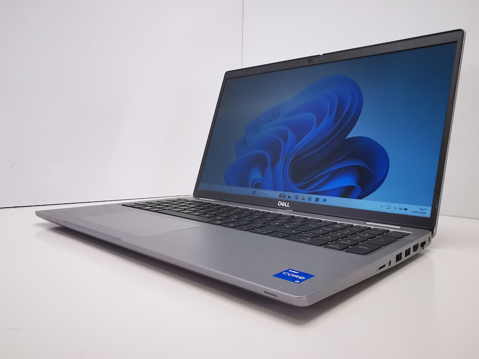 Dell Latitude 5530 15.6" Laptop - 12th Gen i5/8GB RAM/256GB SSD/Windows 11 Pro