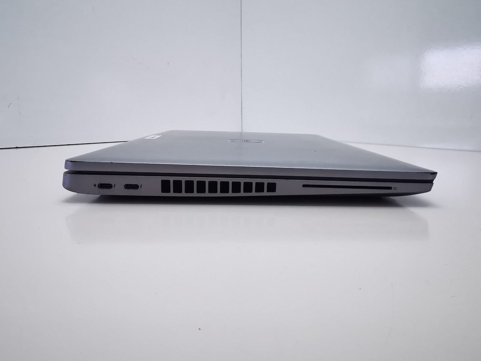 Dell Latitude 5520 15.6" Laptop - 11th Gen i5/8GB RAM/256GB SSD/Win 11 Pro